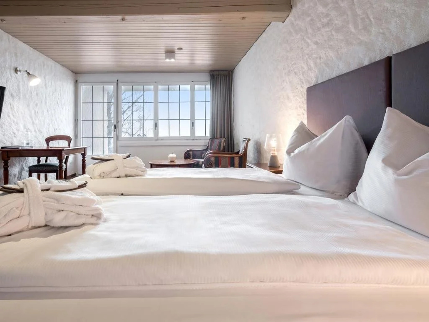 Swiss-Chalet Merlischachen - Romantik Schloss-Hotel am See