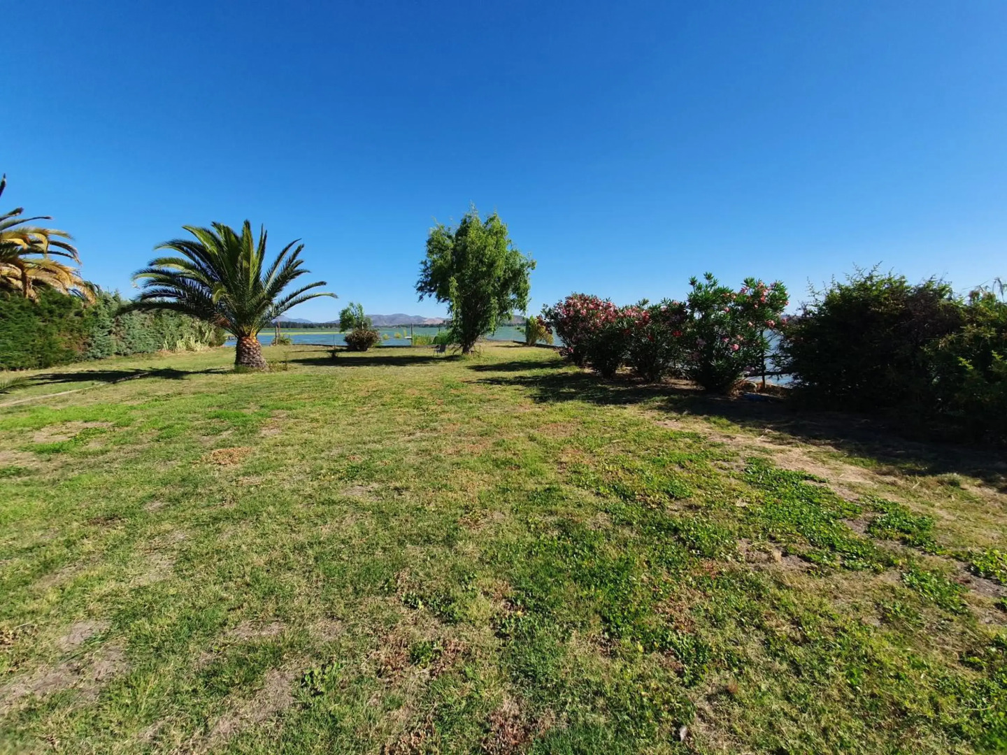 Parcela de 3 hectáreas con orilla de Lago