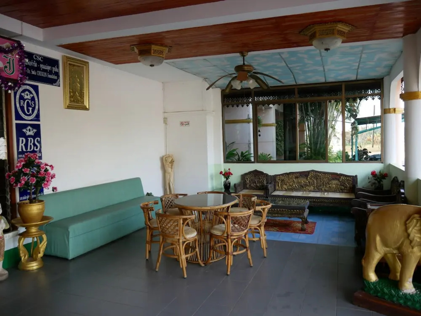 Royal Jommanee Hotel