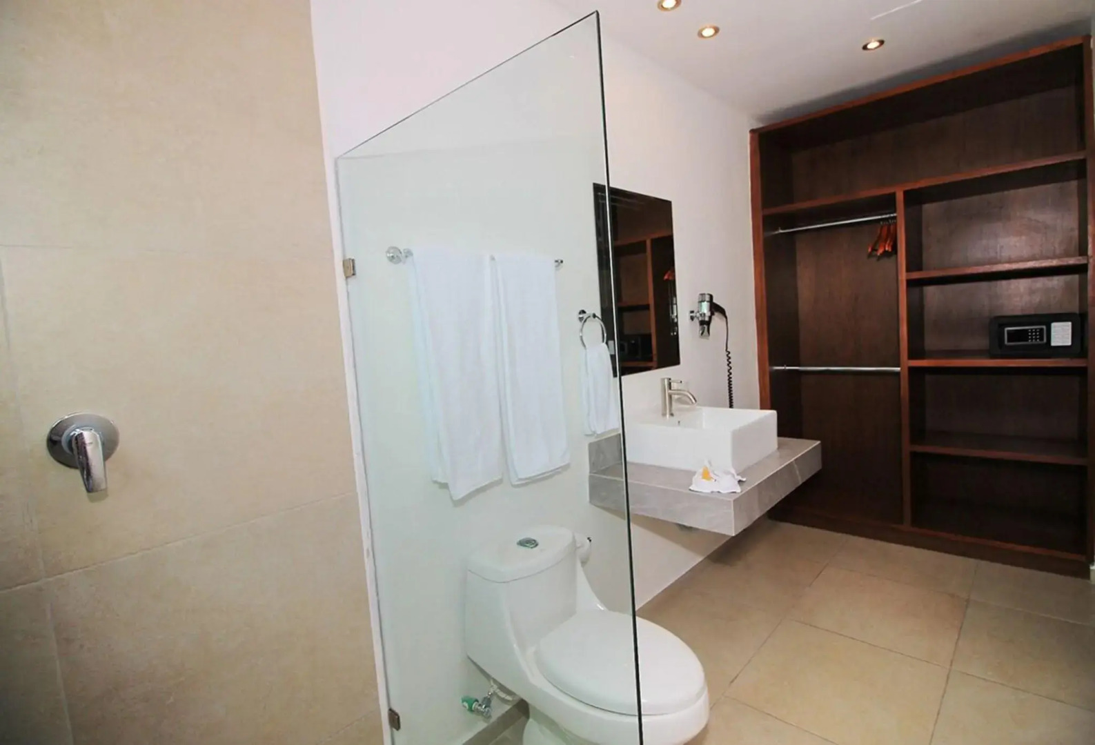 We Hotel Puerto Morelos