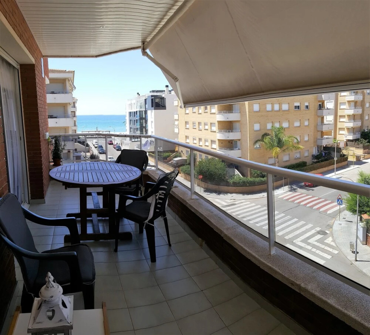 Apto luminoso con piscina y vistas mar
