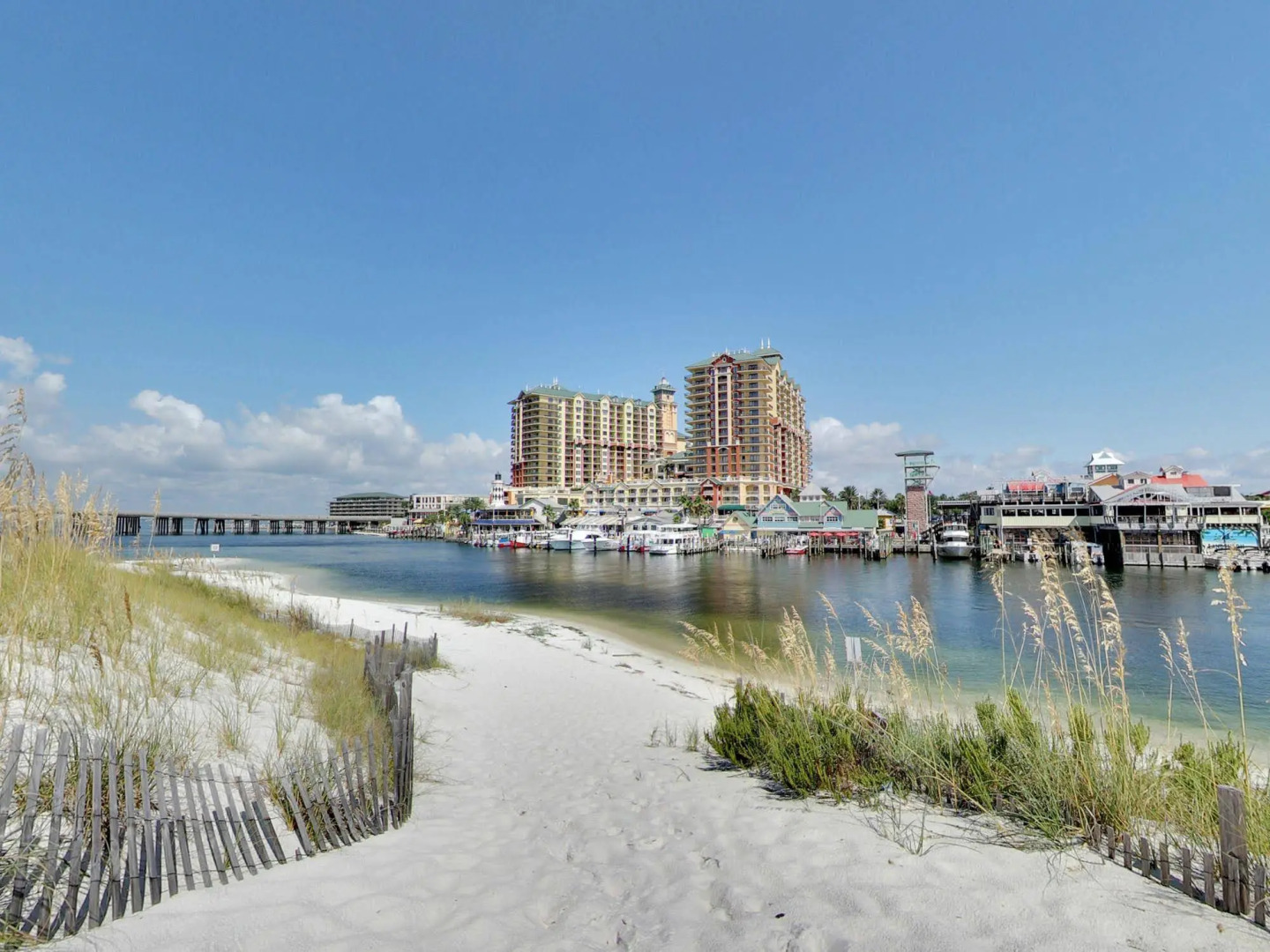 Emerald Grande Condominiums at HarborWalk Village