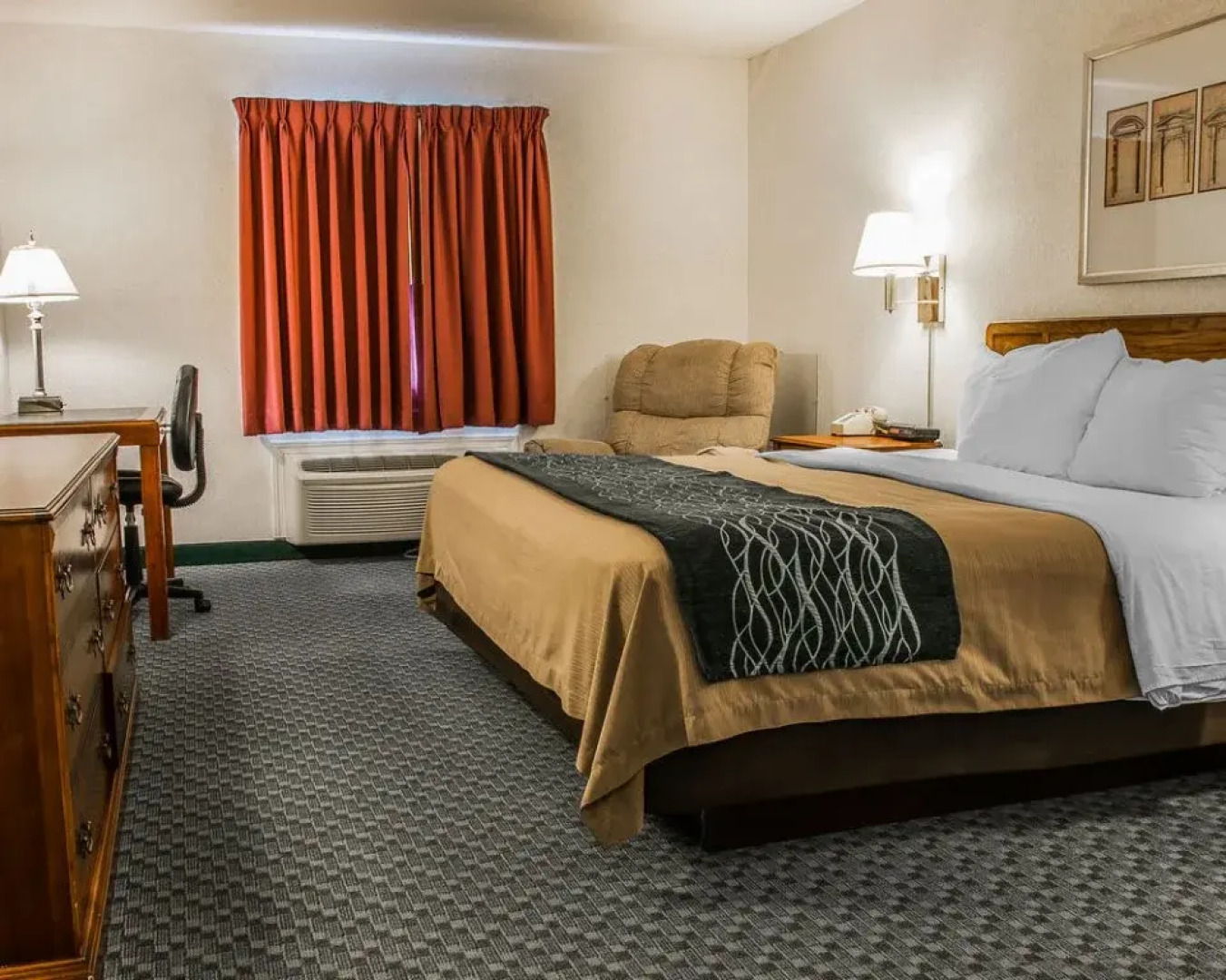 Dunes Express Inn & Suites