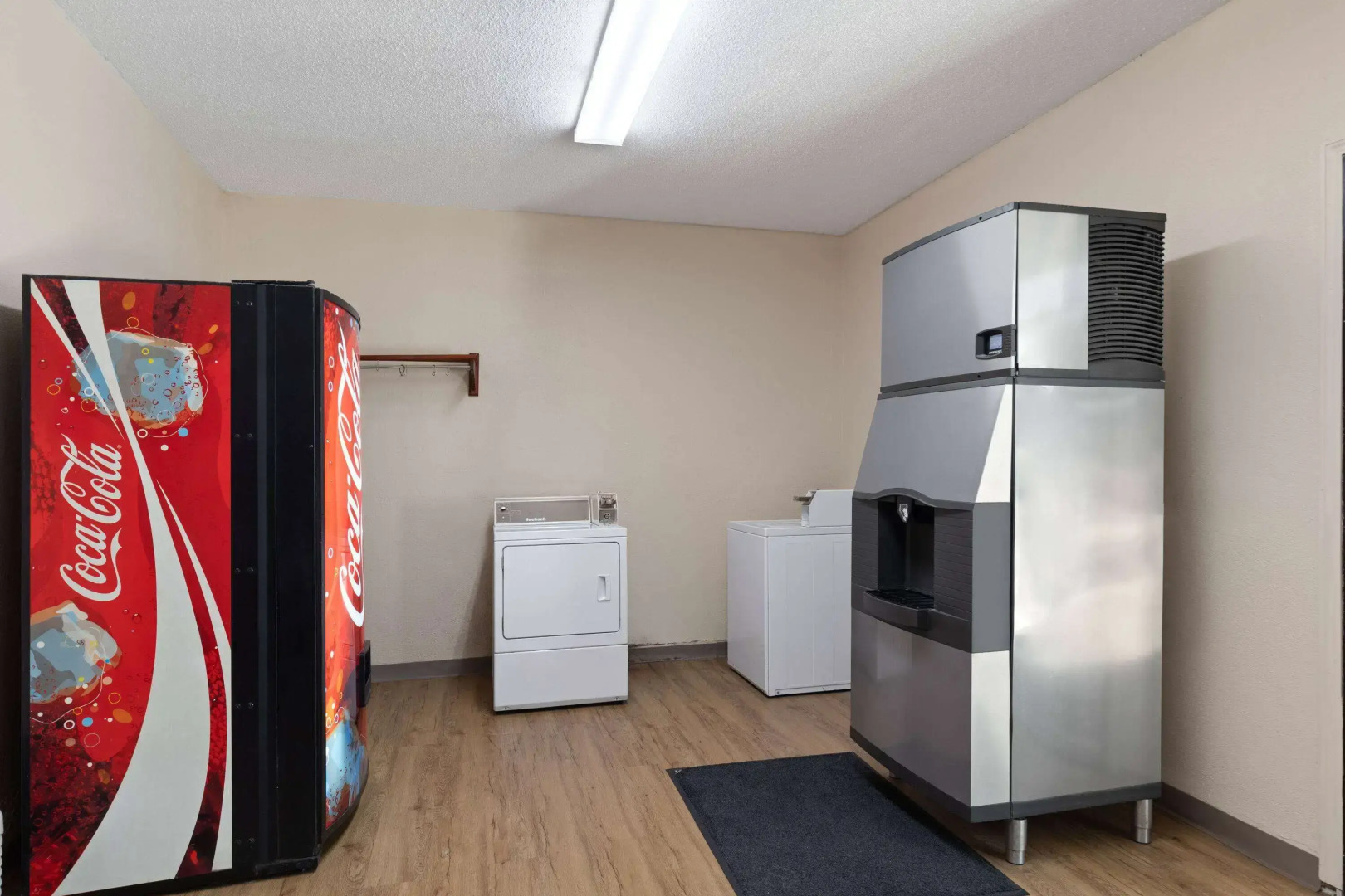 Super 8 by Wyndham Fort Mitchell Cincinnati Area