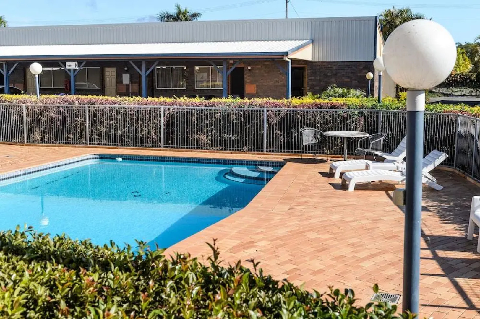 Smart Motels Bert Hinkler