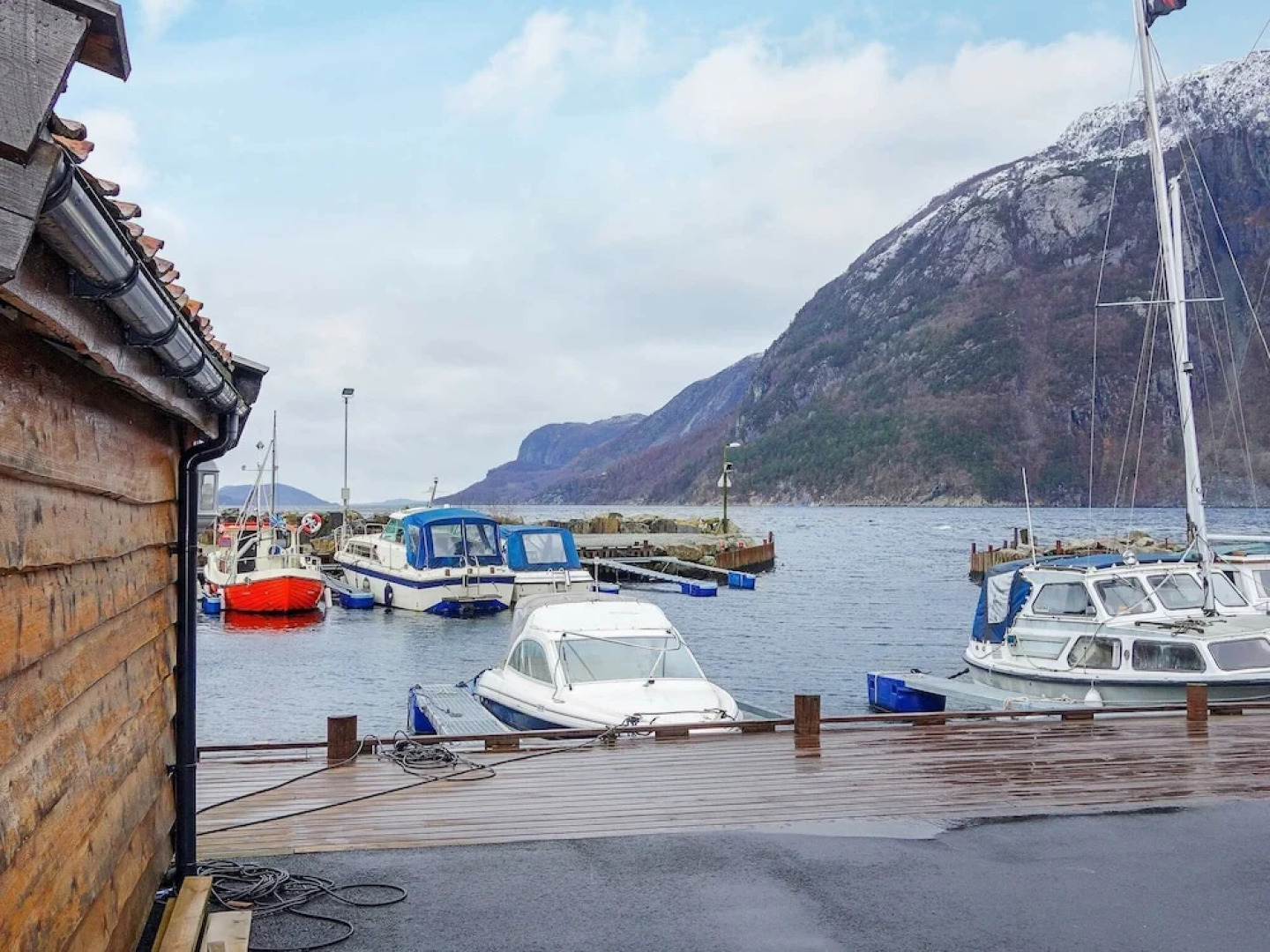 8 Person Holiday Home in Dyrdal