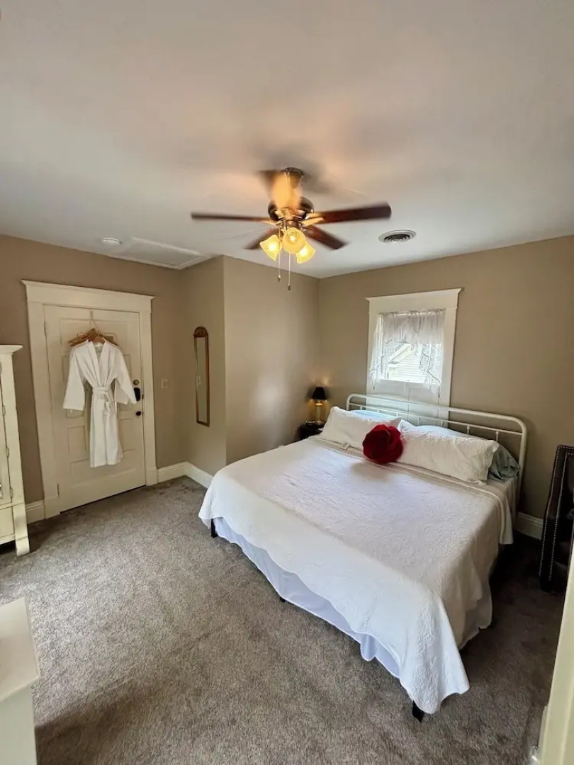 Red Rose Inn Bed & Breakfast