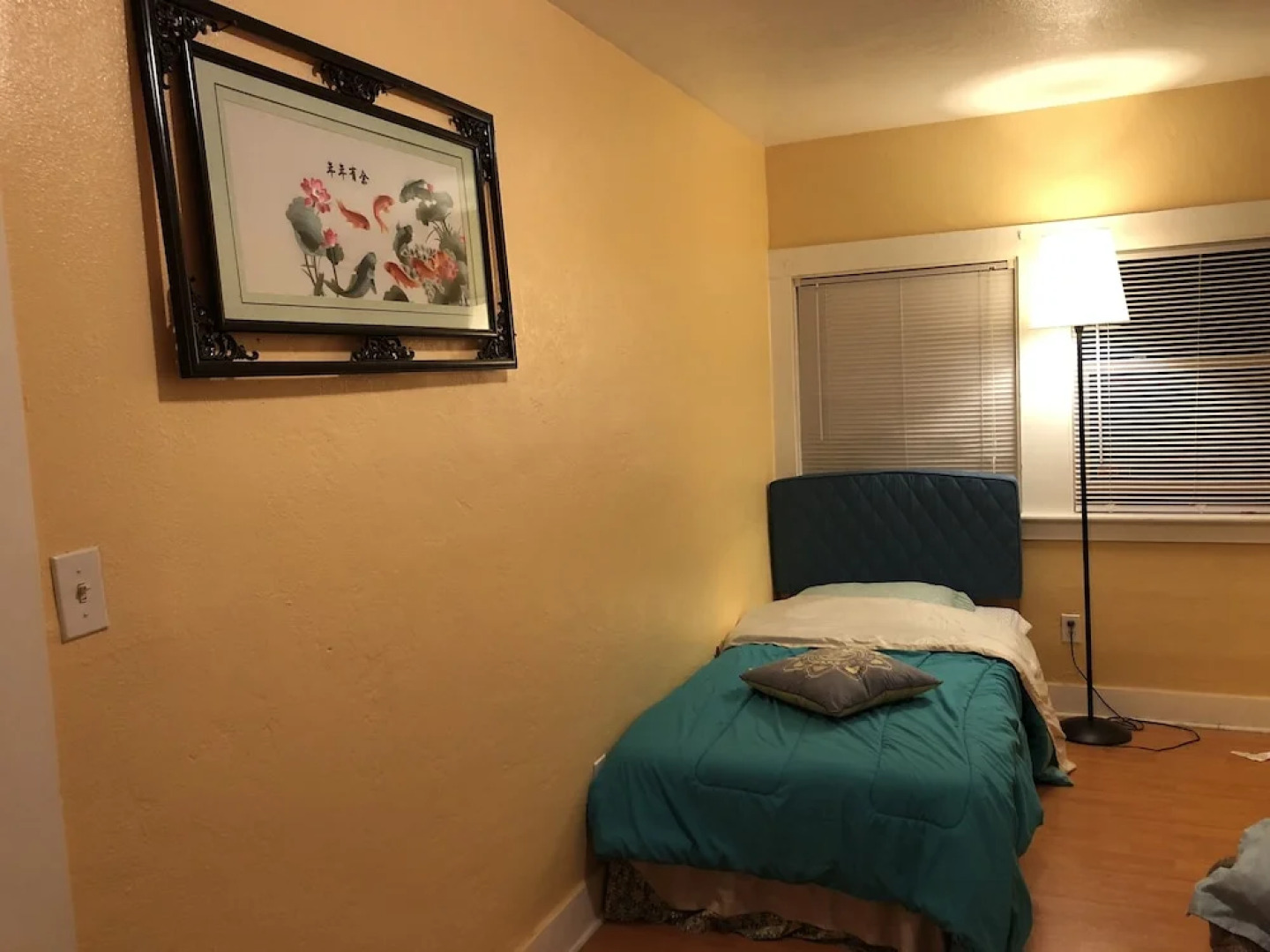 Single house 6 bedrooms and 3 bathrooms