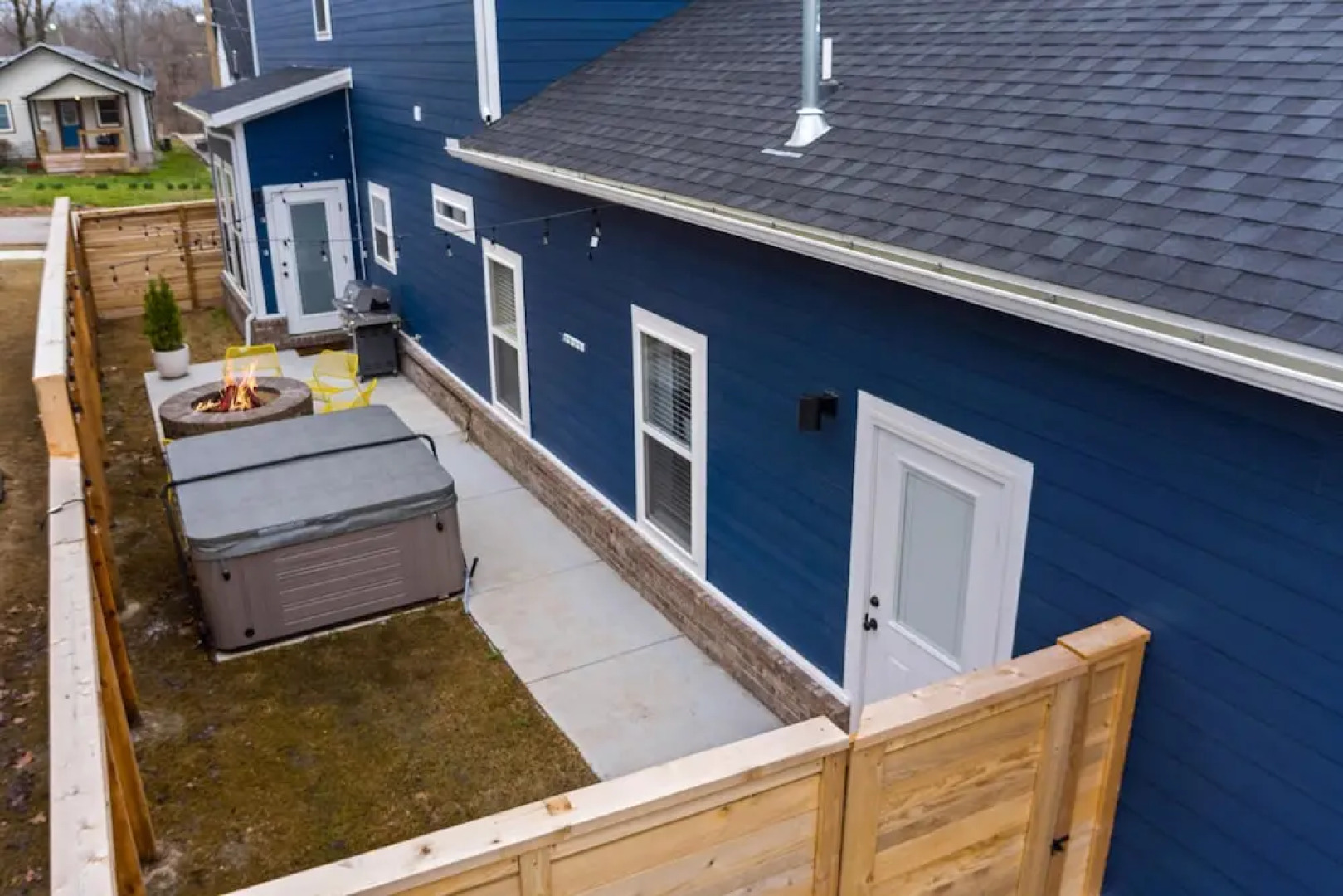 Big Blue on Main-hot Tub-less Than 1 Mi to Square