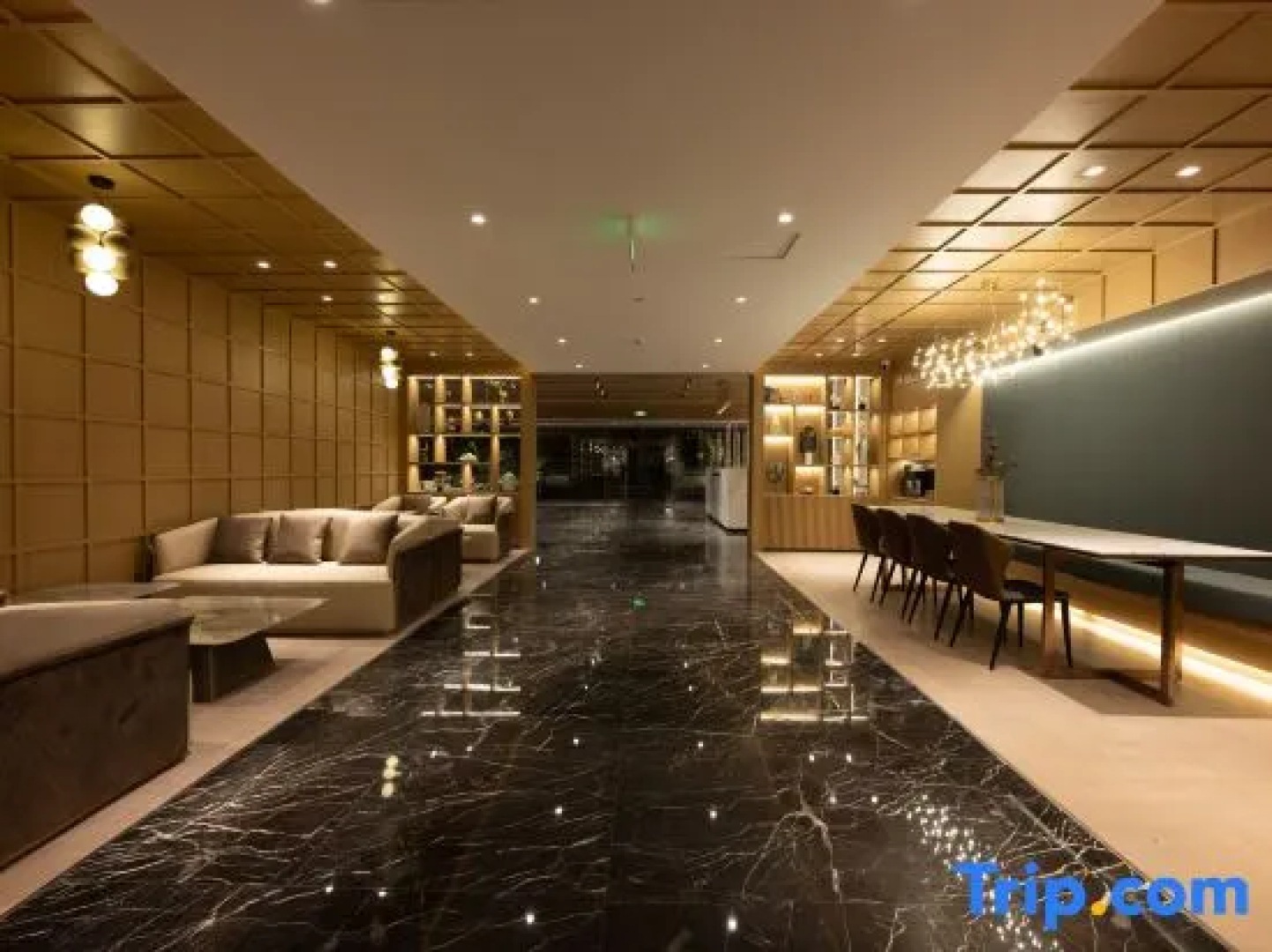 Snow Hotel