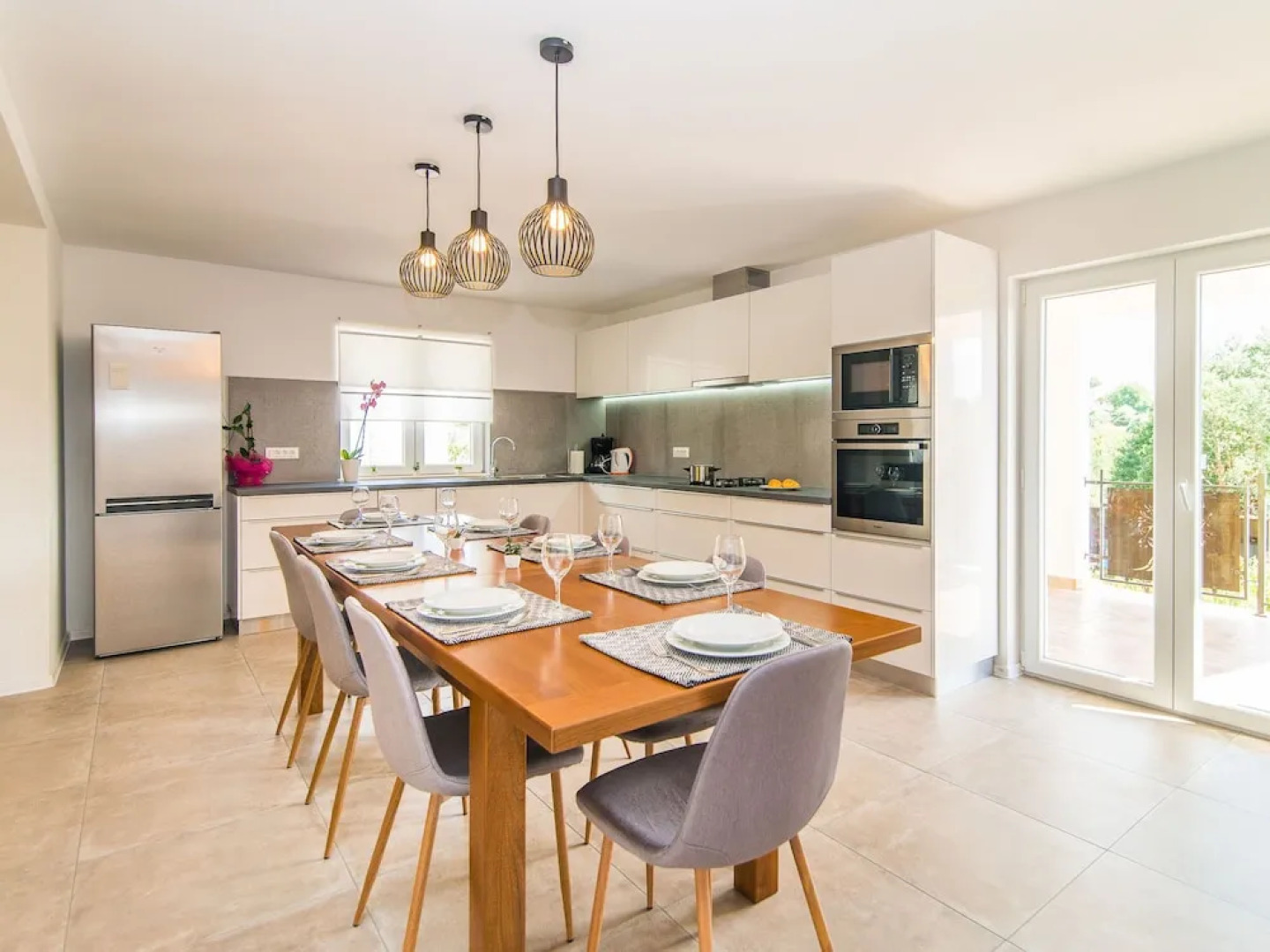 House With Private Pool For 10 People Surrounded By Vineyard In A Quiet Location