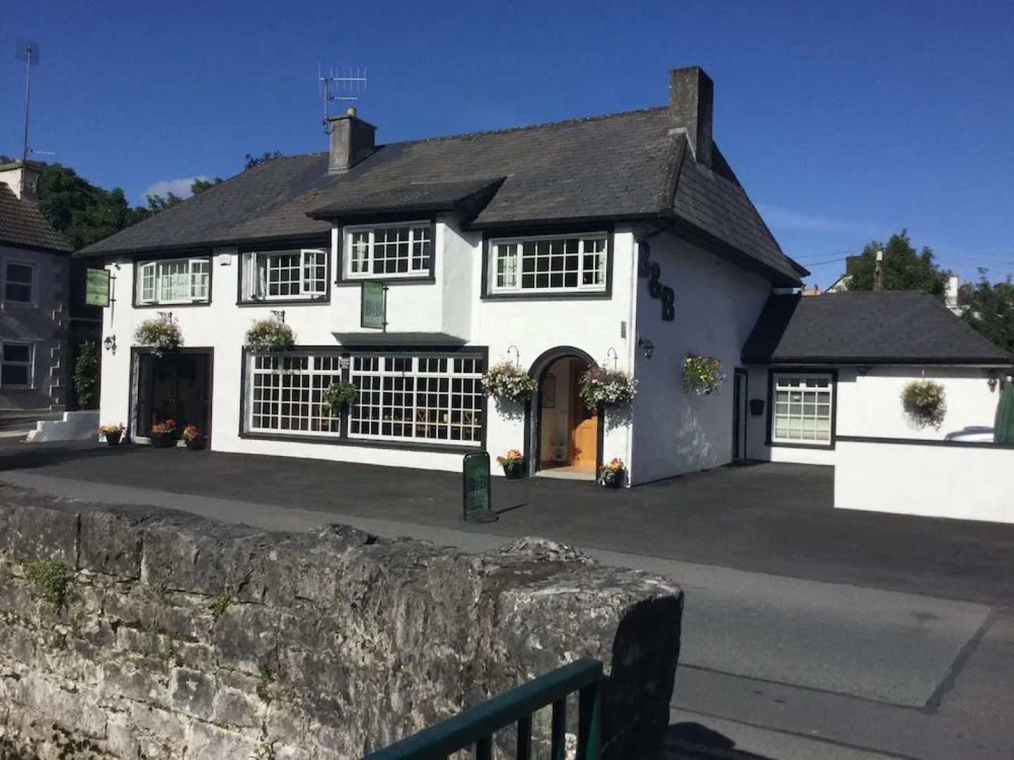 Ryan's River Lodge B&B