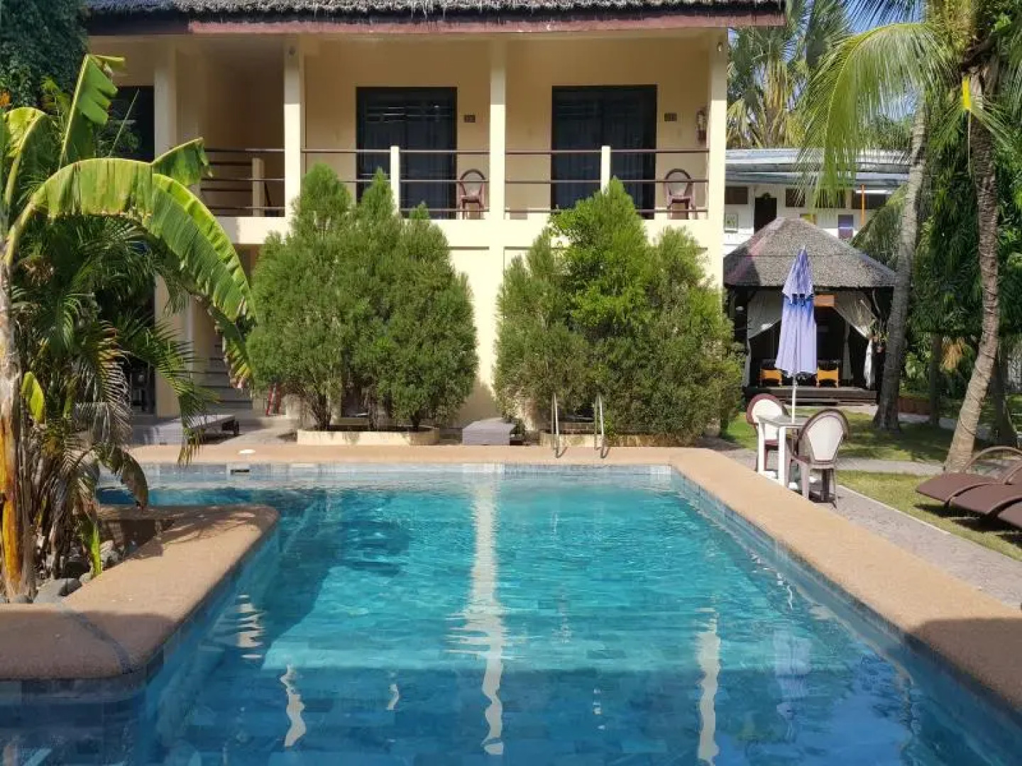 La Laguna Beach Club & Dive Center