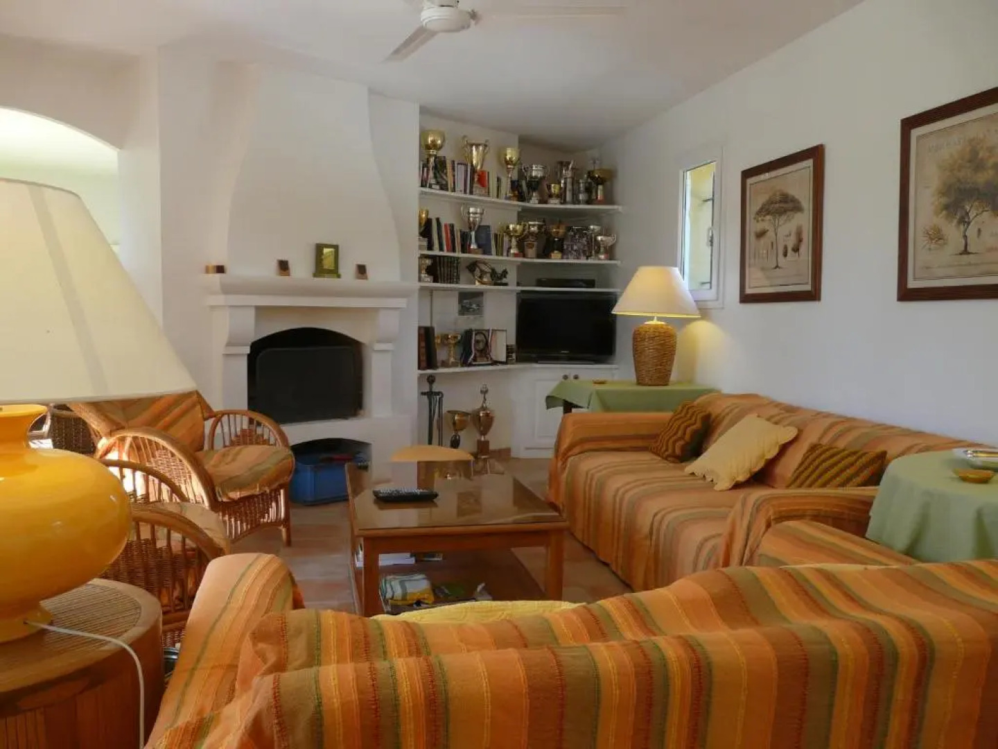 Agréable Villa Familiale Avec Piscine Chauffée, Grand Jardin, Située Proche du Centre du Village de Mouriès Au Coeur Des Alpilles, 10 Personnes, Ls1-140 Baguie Roso