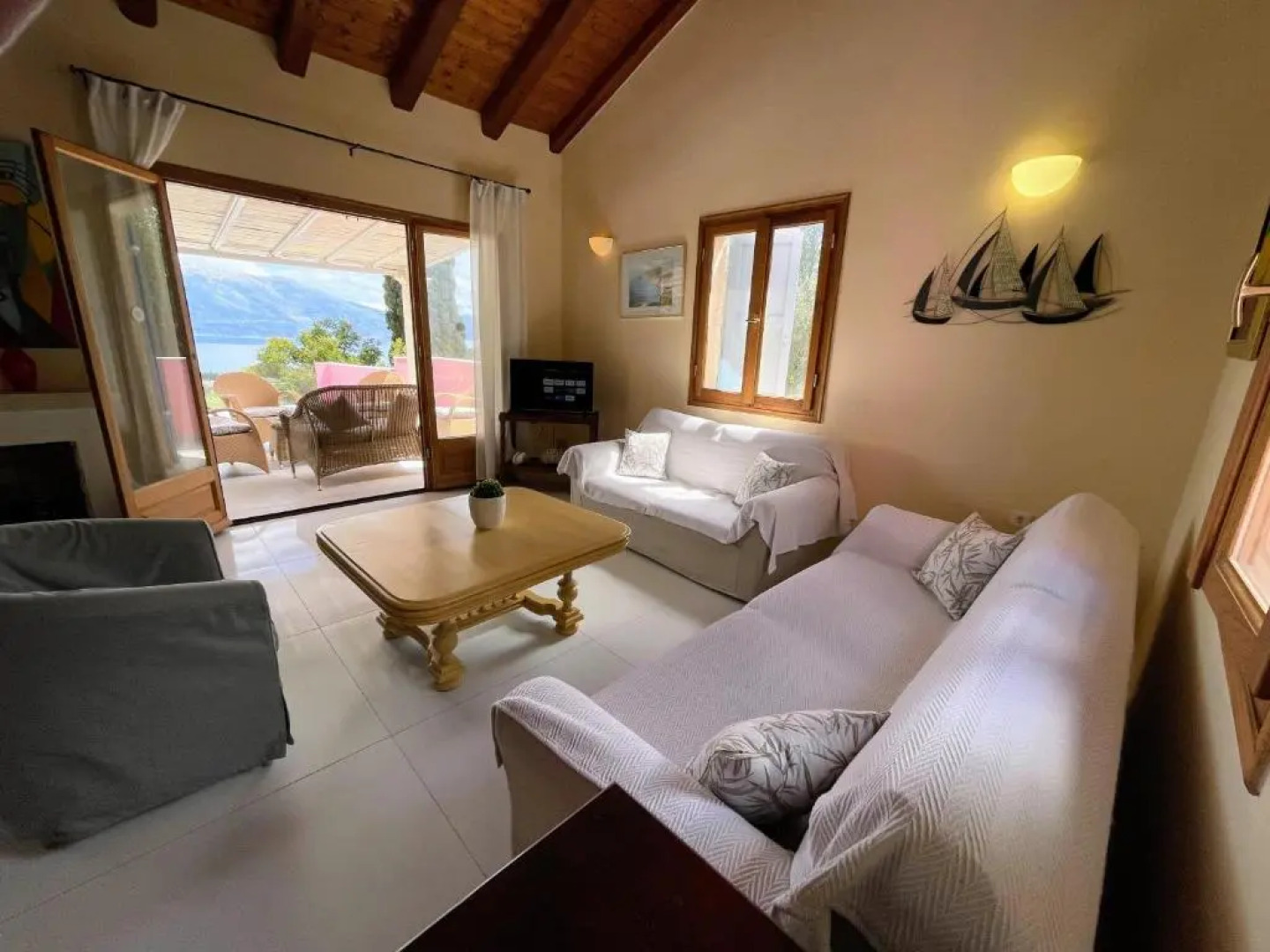 Villa Helios sea view & pool 3km from Fiskardo