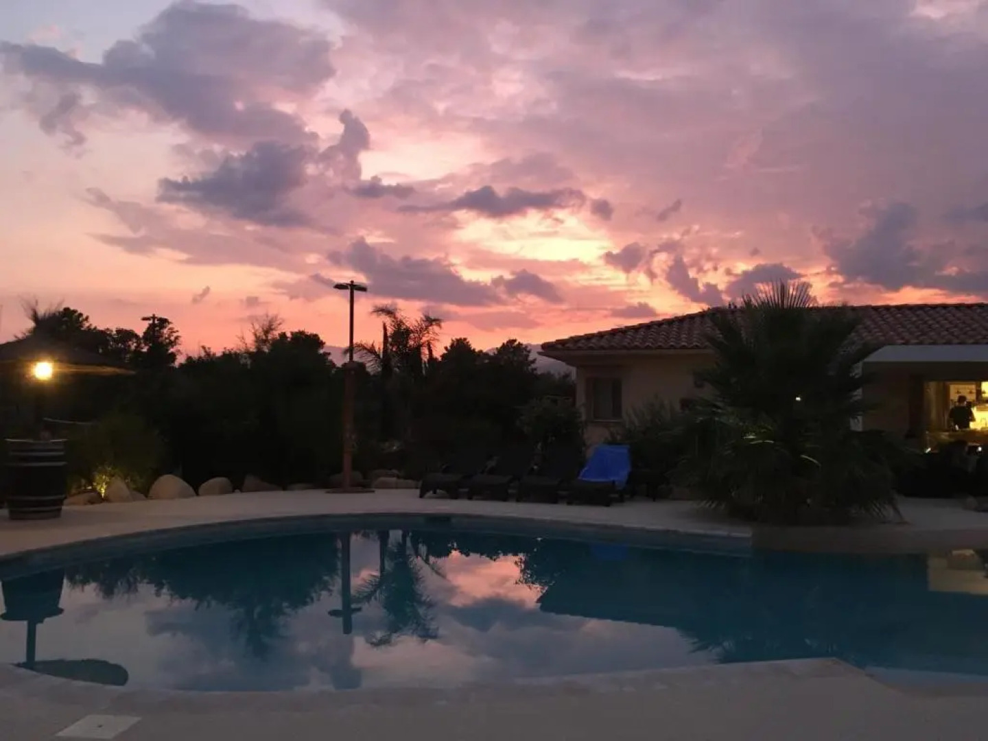 L'Hacienda Piscine chauffée à 28, spa, boulodrome et court de Tennis privés, 2 villas indépendantes