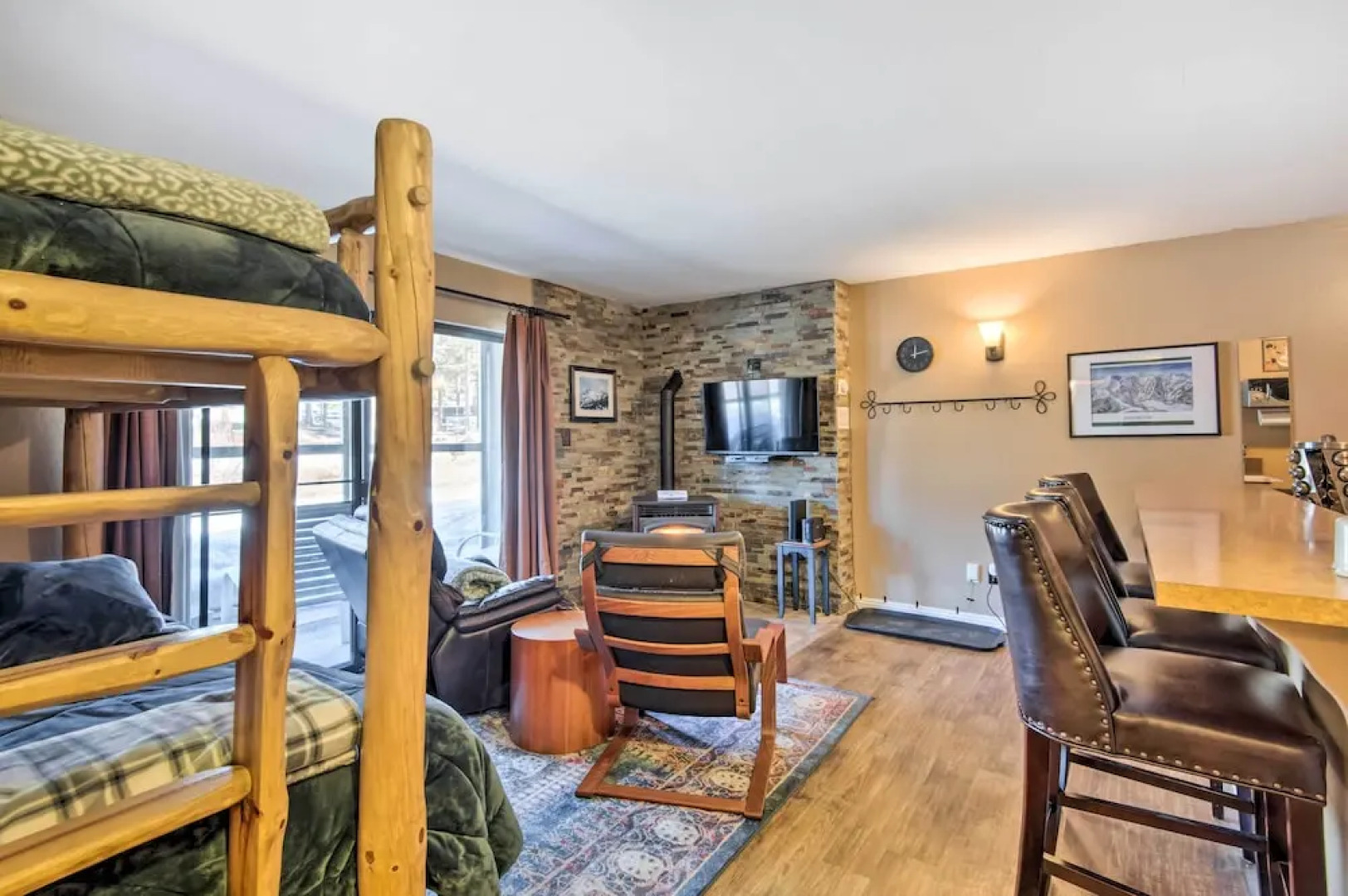 Walk to Ski Lift & Village: Lovely Kirkwood Condo!