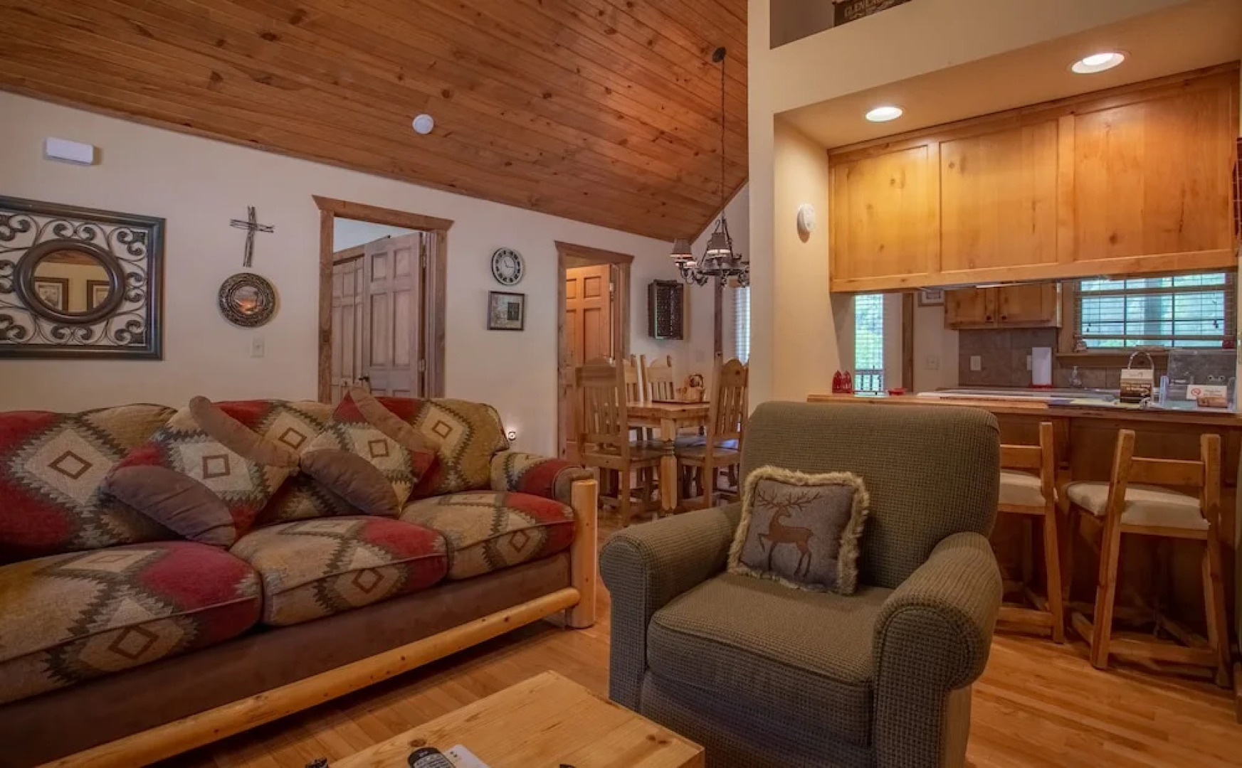 Dakota Lodge 2 Bedroom Home by RedAwning