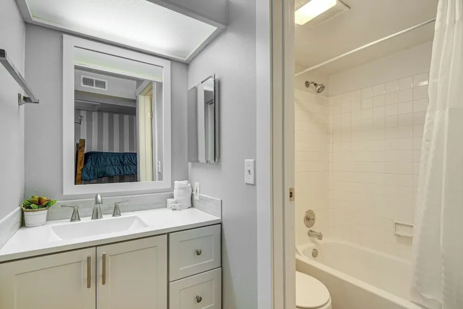 Walk to Lifts: Brian Head Condo w/ Ski Locker!