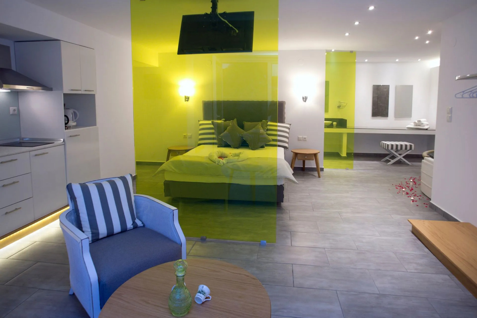 Kapahi Sea View Apartments & Suites