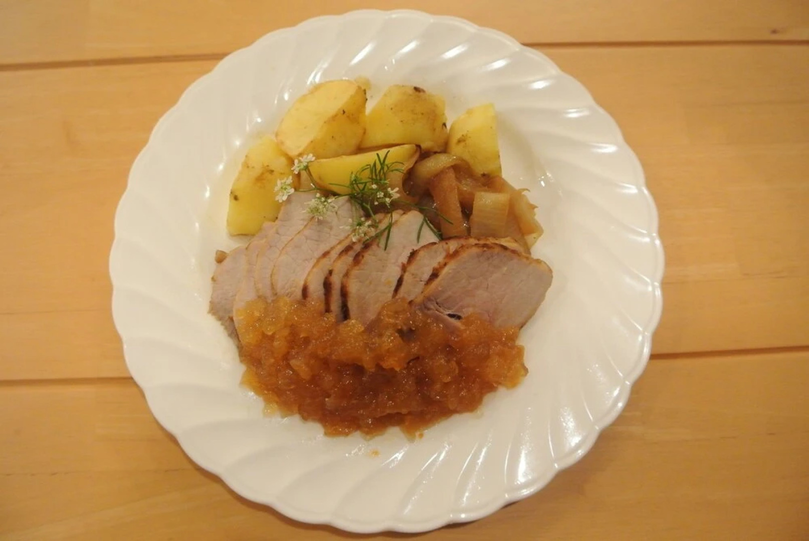 White Tree Log House Madarao Tangram