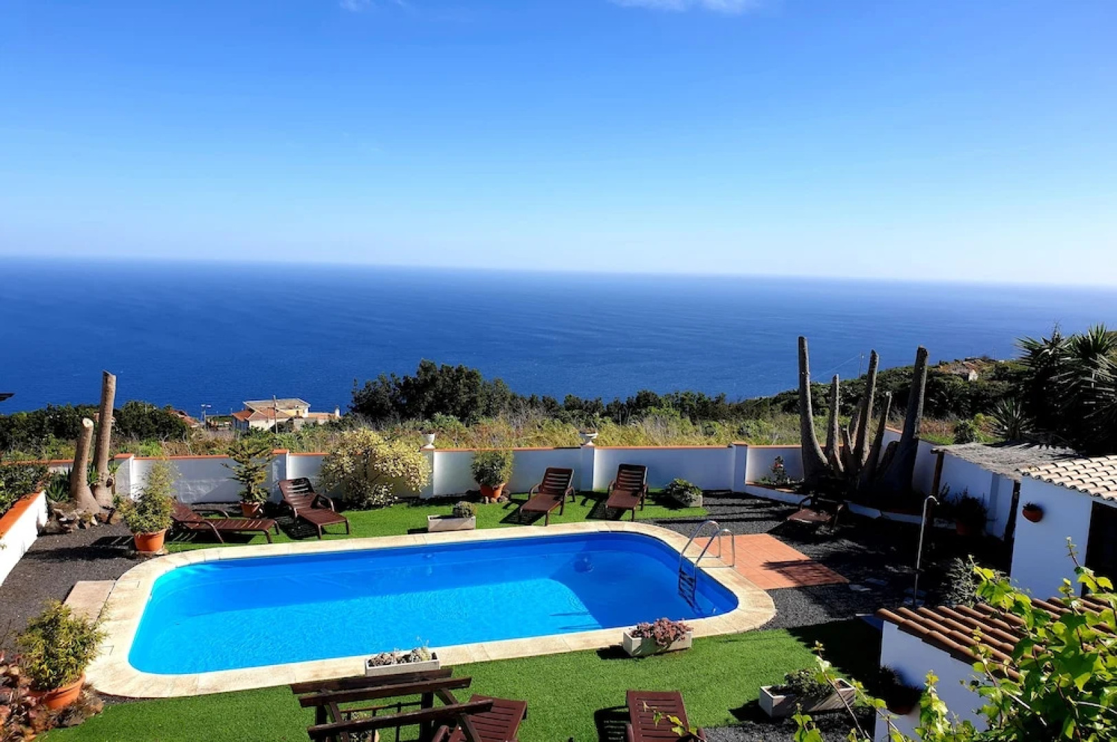 La Roseta by Isla Bonita