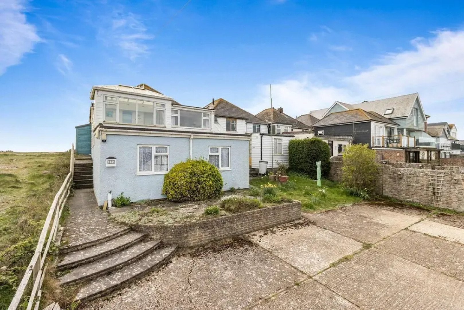 The Coastal Crab - Family-friendly Three-bed Beach House in Pevensey