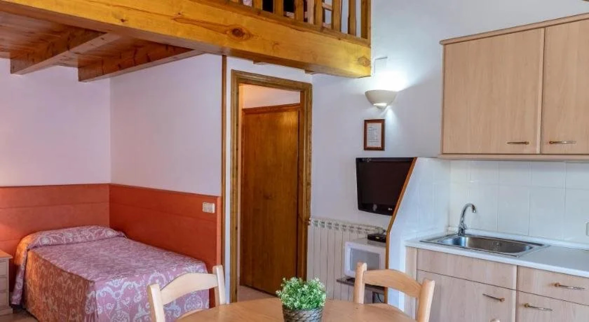 Aparthotel les Corts