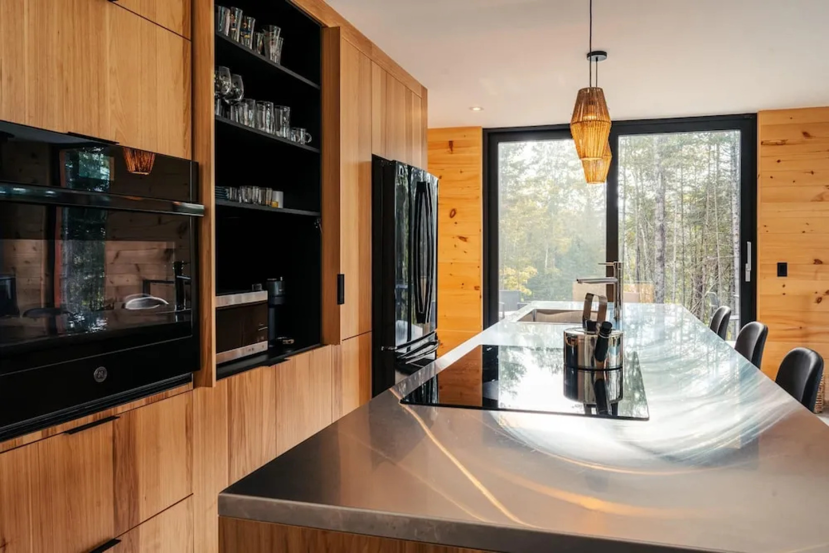 Bright Chalet With hot tub and Indoor Sauna