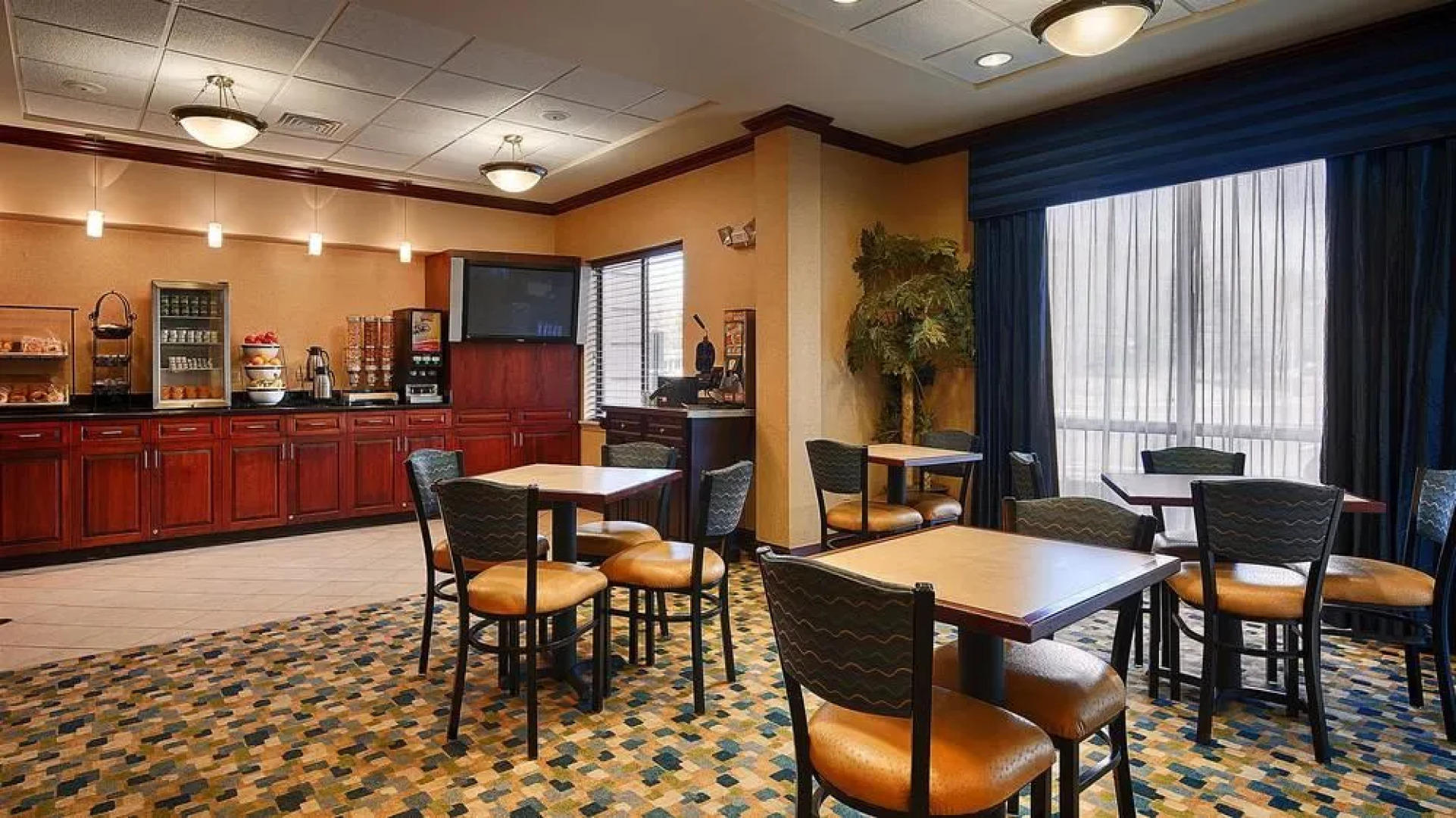Holiday Inn Express & Suites Williamstown - Glassboro