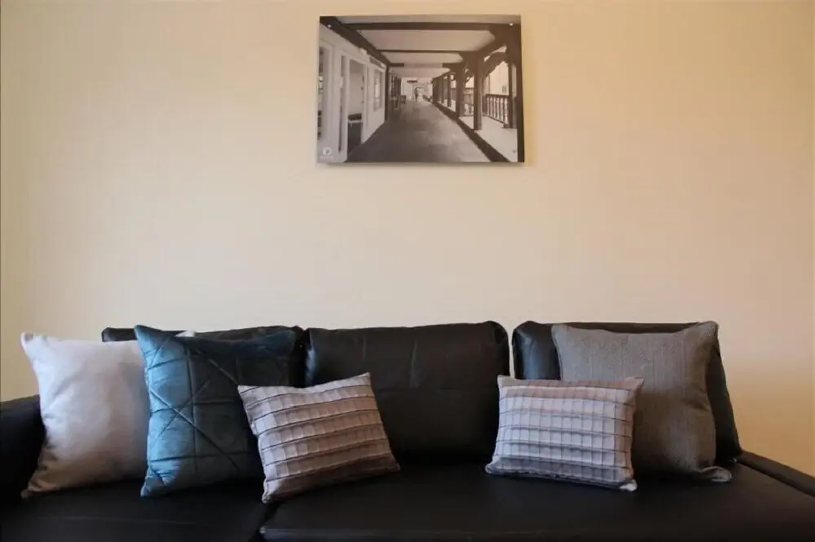 The Glyndwr - Berwyn House - Central Wrexham - Sleeps Up To 6