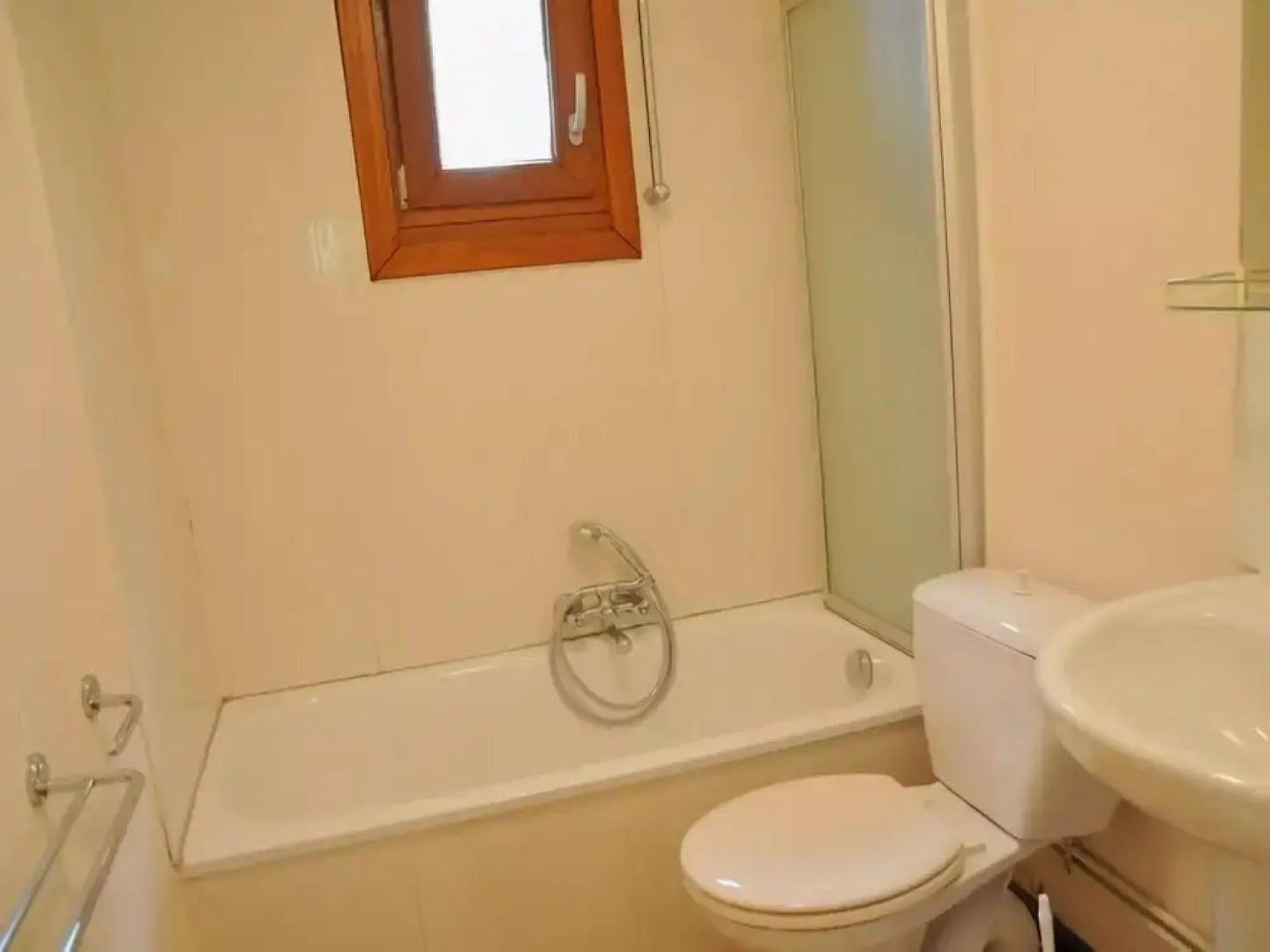 Cozy, Wooden Chalet With a Microwave, Located in a Forest