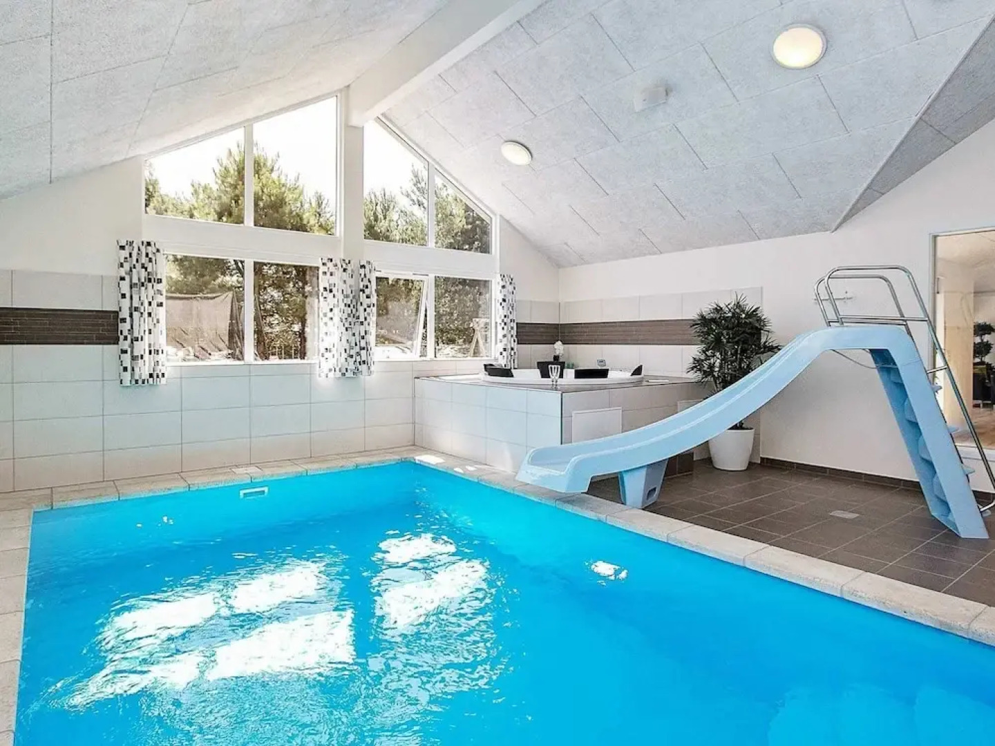 19 Person Holiday Home in Nexo