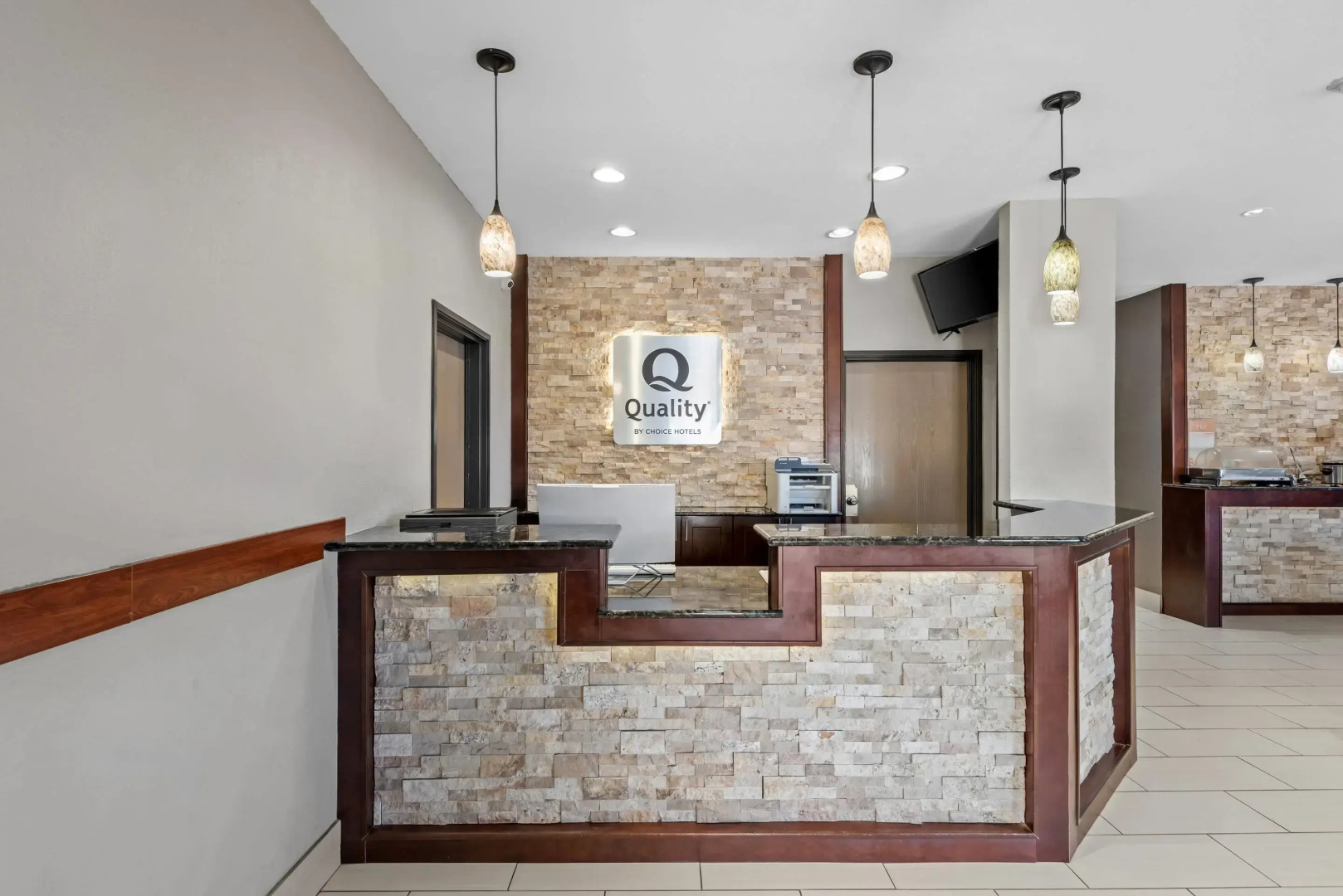 Quality Inn & Suites Des Moines Airport