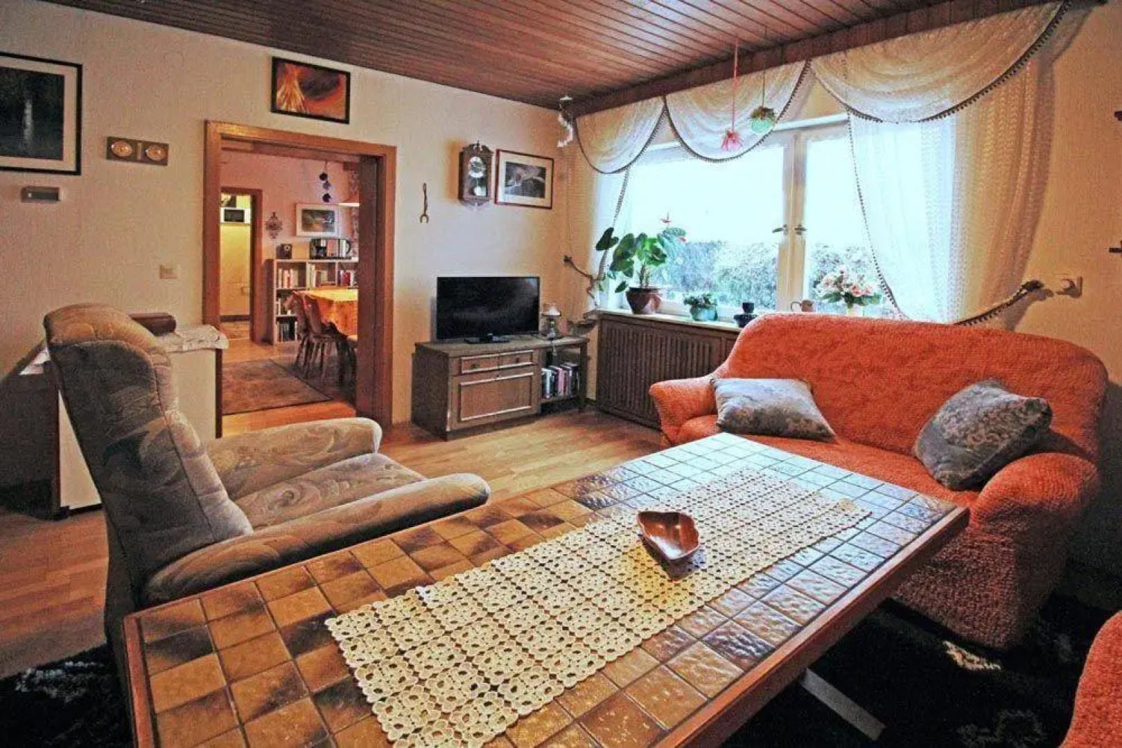 Ferienwohnung-Waldstrasse-mit-Garten-nur-50-Meter-vom-Wald-entfernt