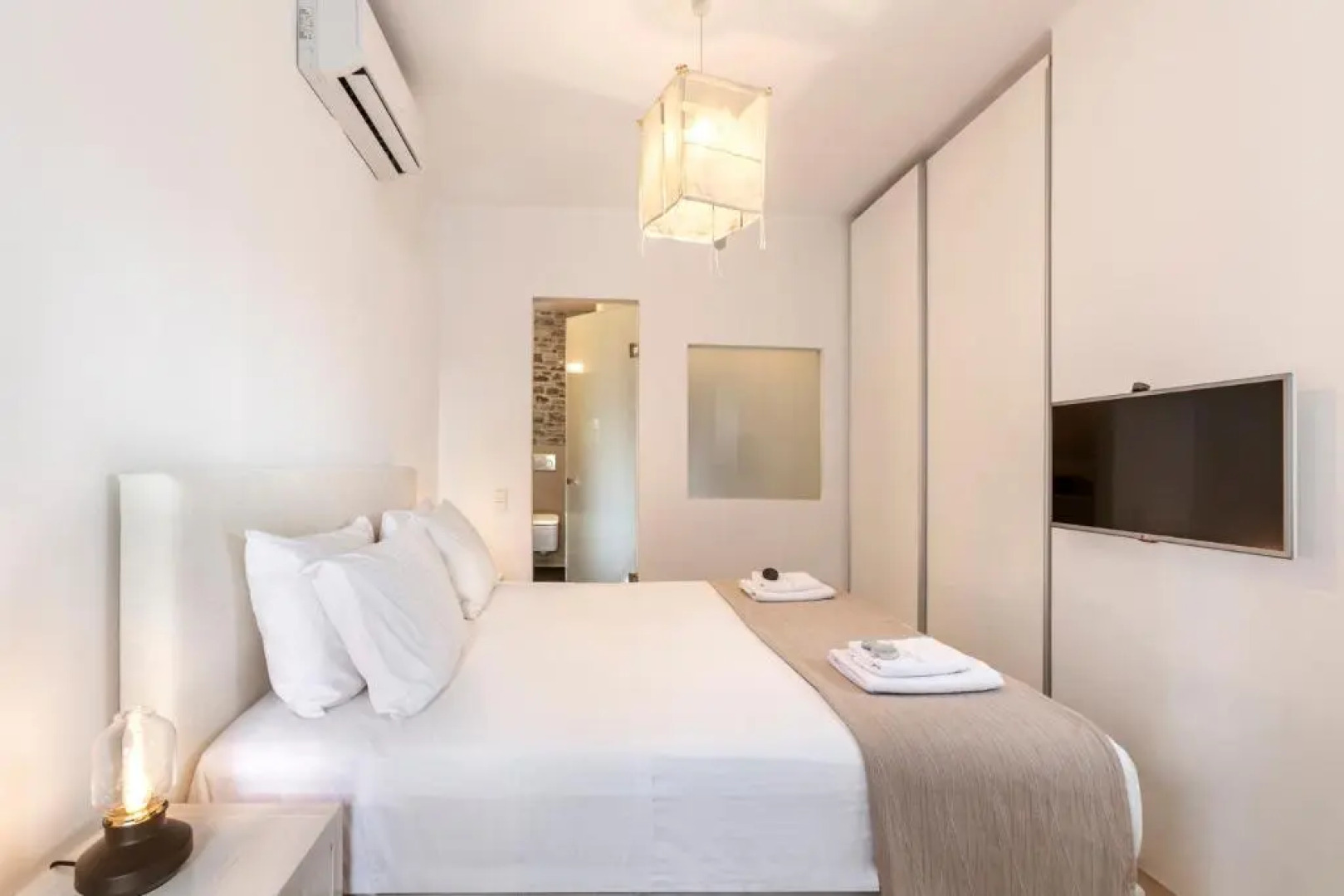 White Tinos Luxury Suites