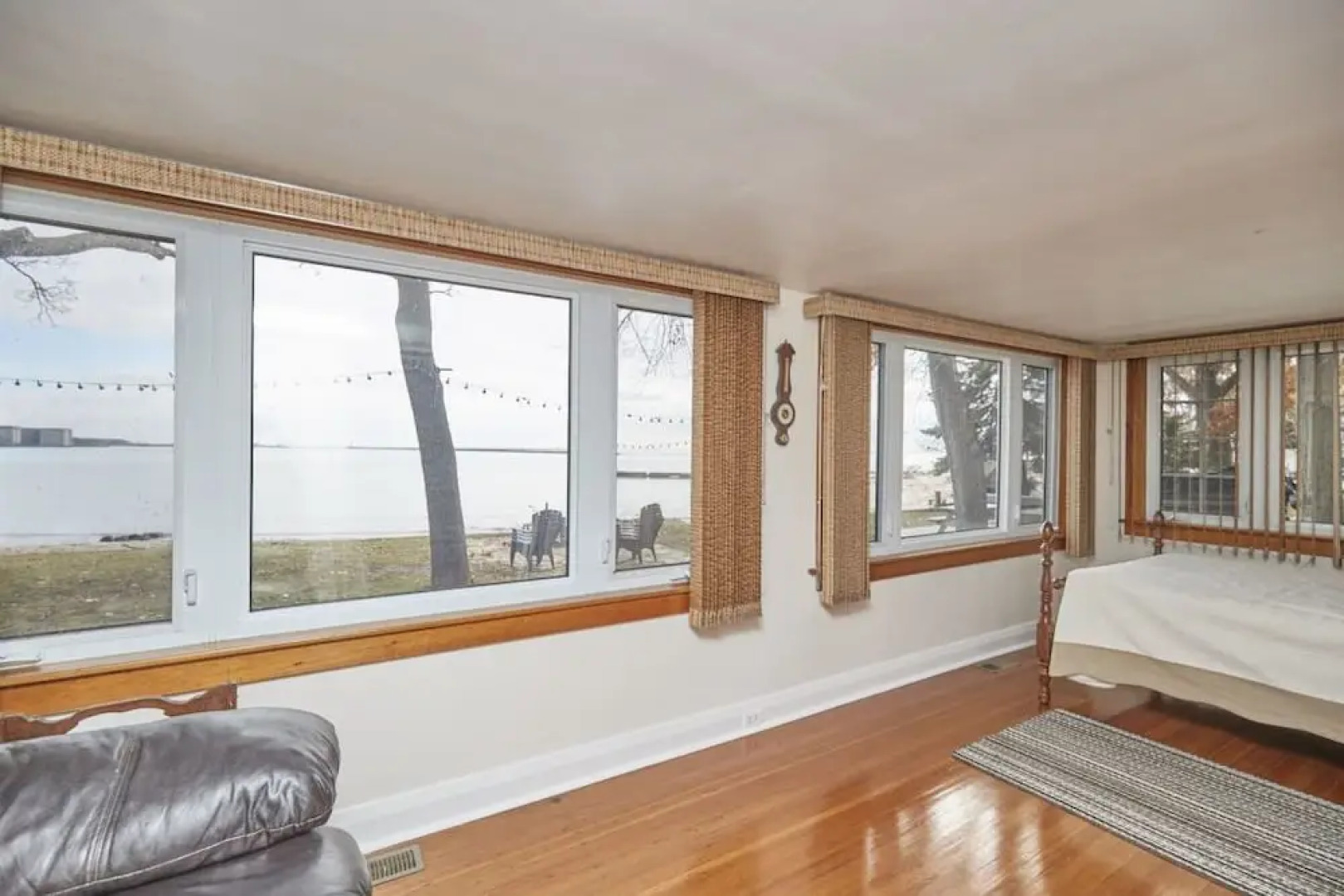 Exclusive Waterfront Beach House Retreat