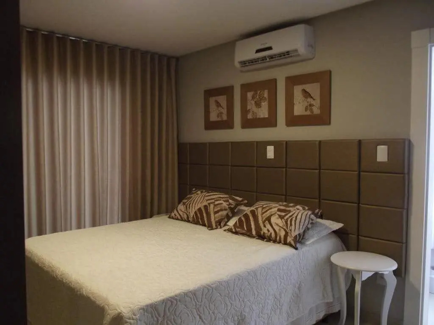 Cobertura com piscina aquecida/ Praia do Mariscal