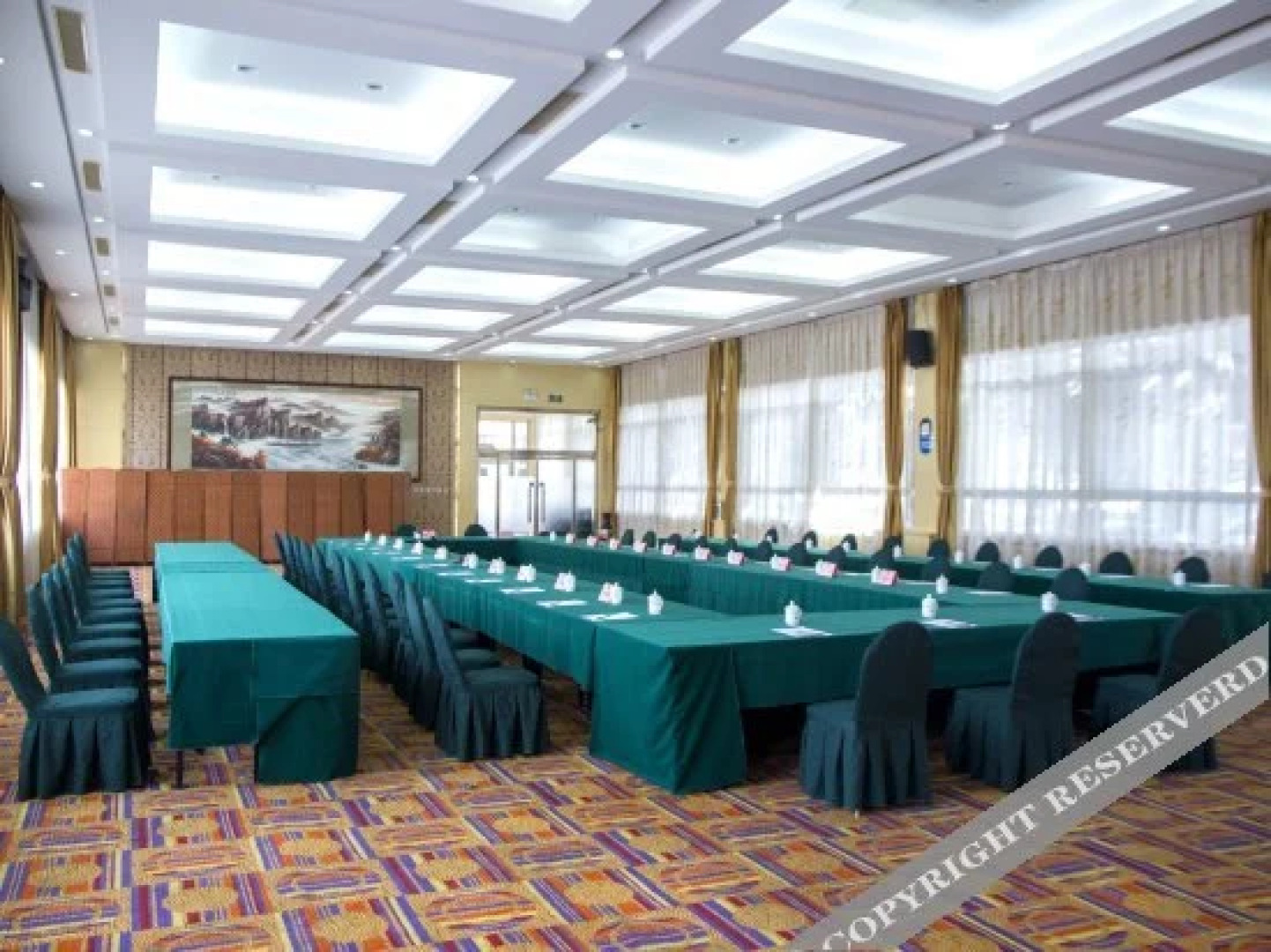 Donghai Hotel (Yantai Military Catering Station)