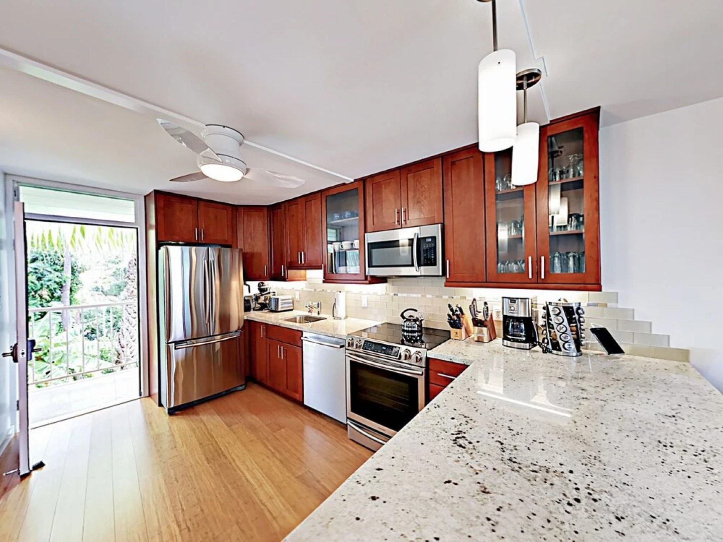 Top-Floor Unit Unit #302 - 2 Br Condo