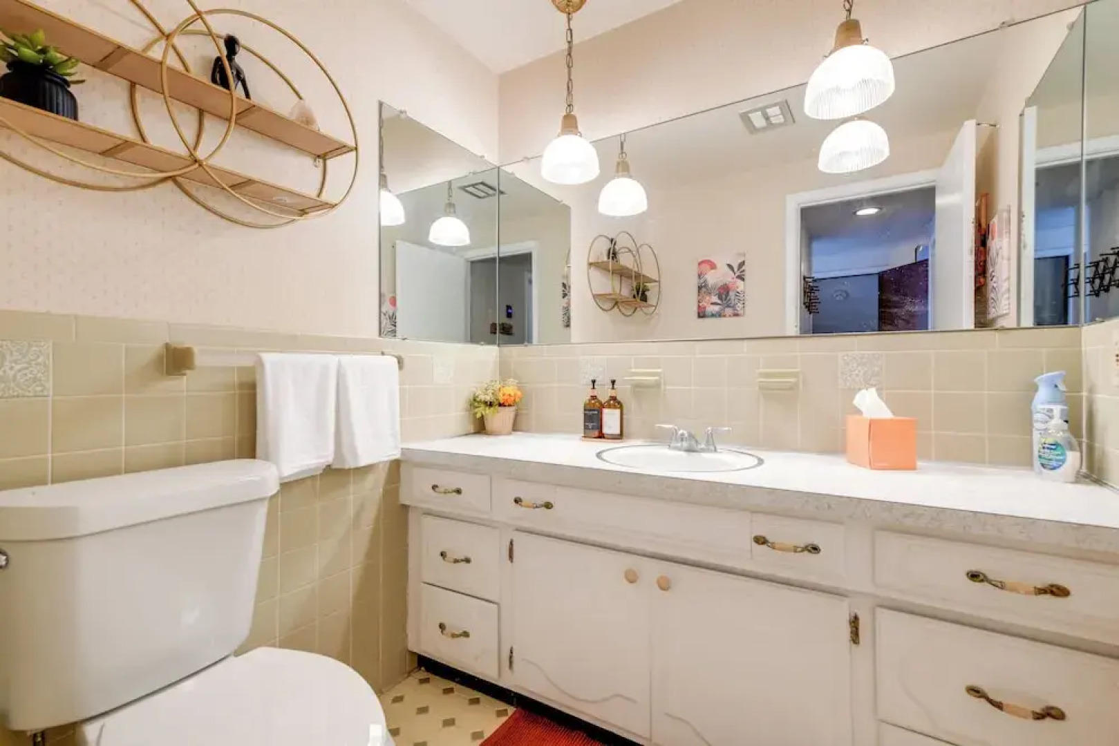 Deck & Seasonal Pool: Spacious Home Near Buffalo!