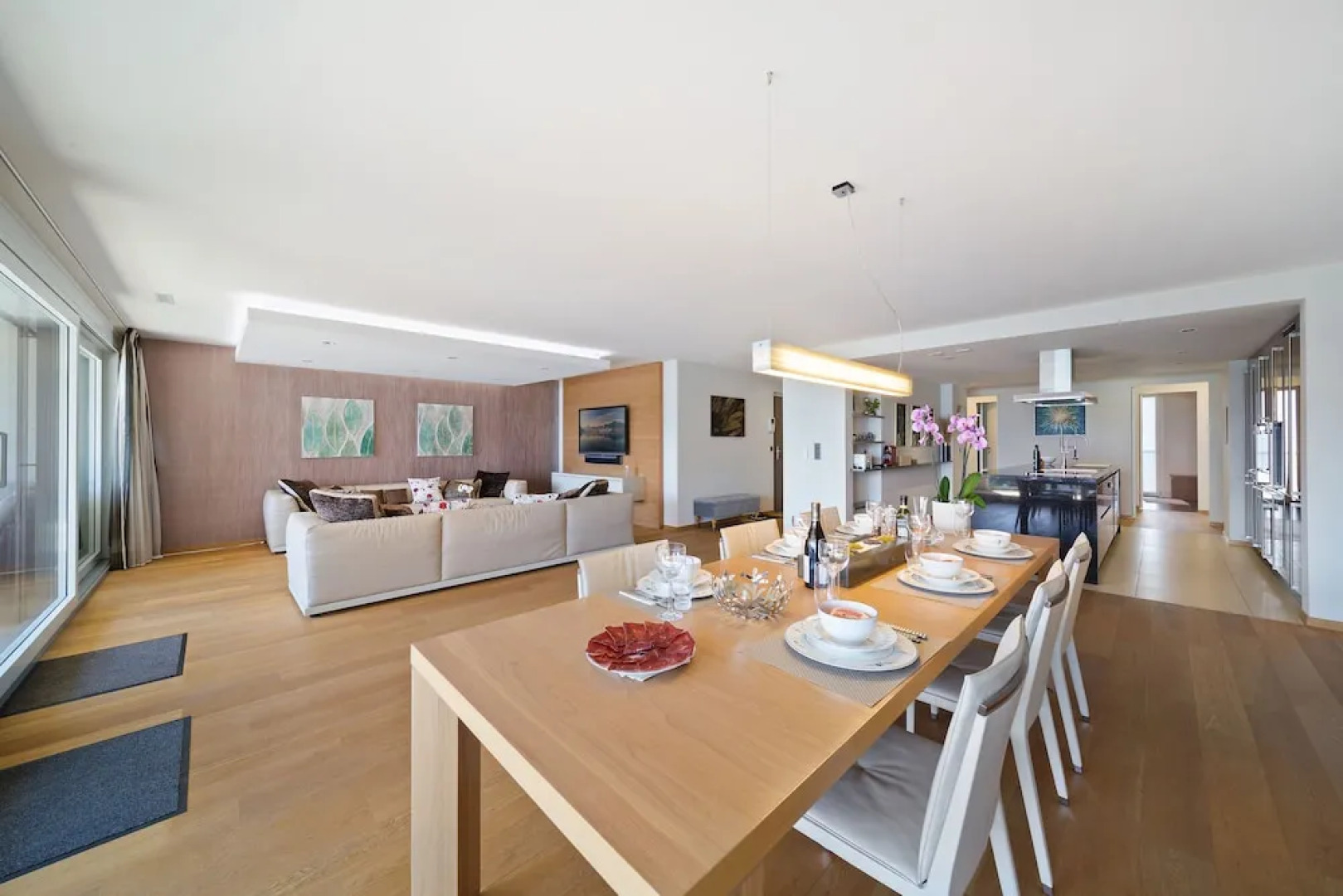 Montreux Panoramic Views 4BD Apartment