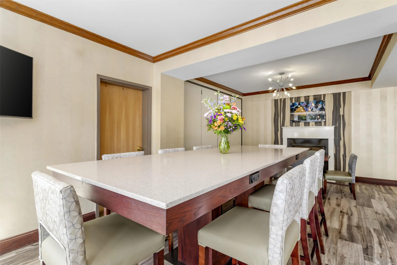 Best Western Plus River Escape Inn & Suites