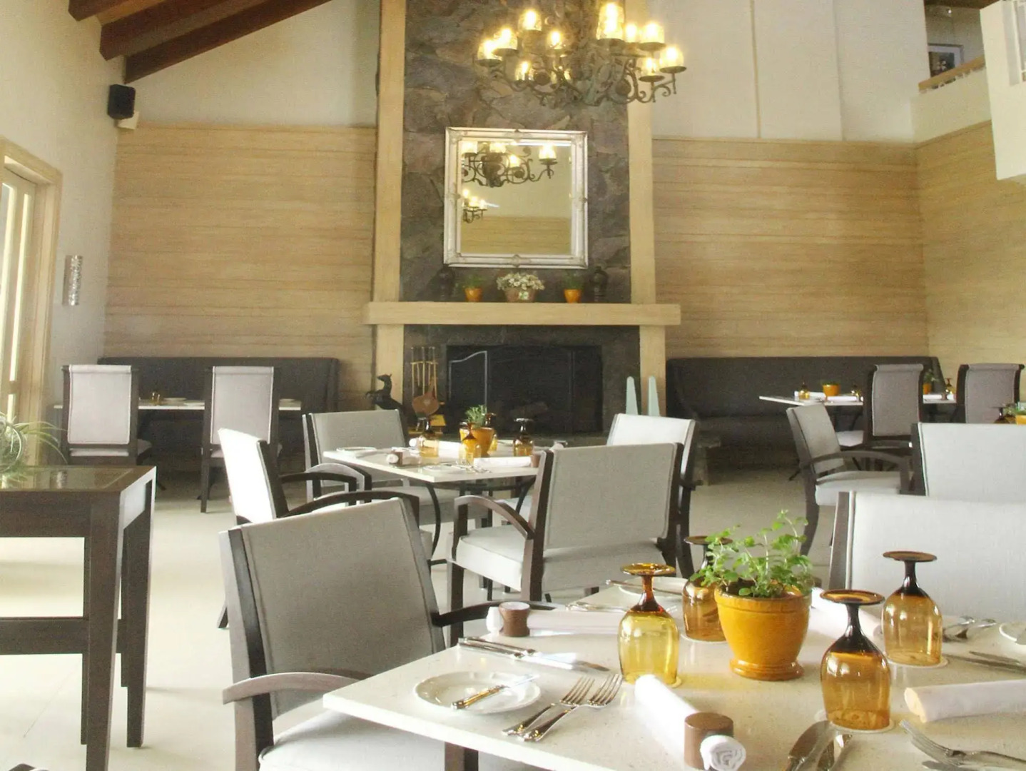 Discovery Country Suites