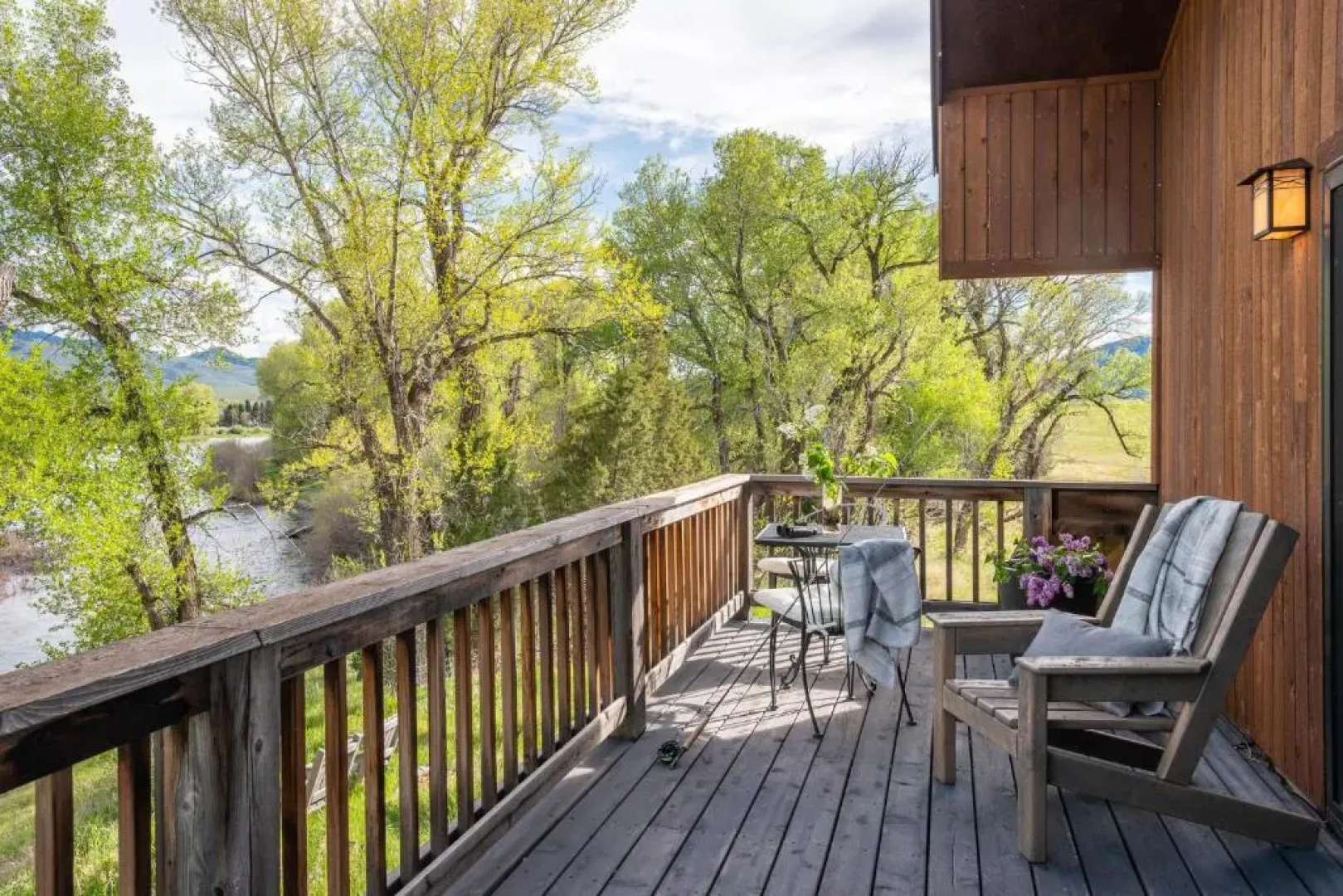 A Beautiful Montana Suite on Yellowstone River
