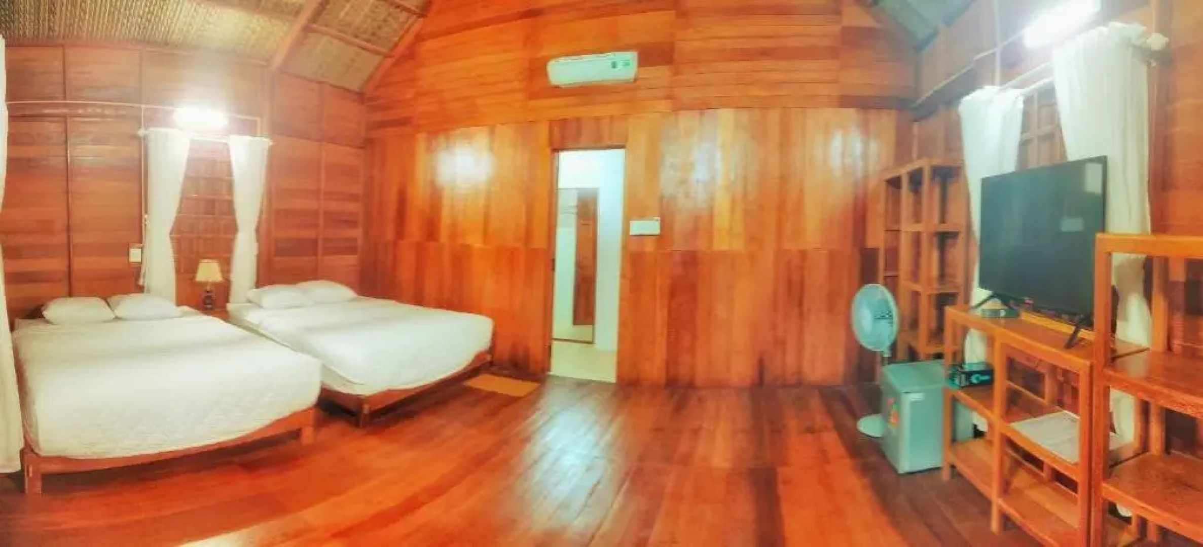 Rooster Mekong Garden & Villas