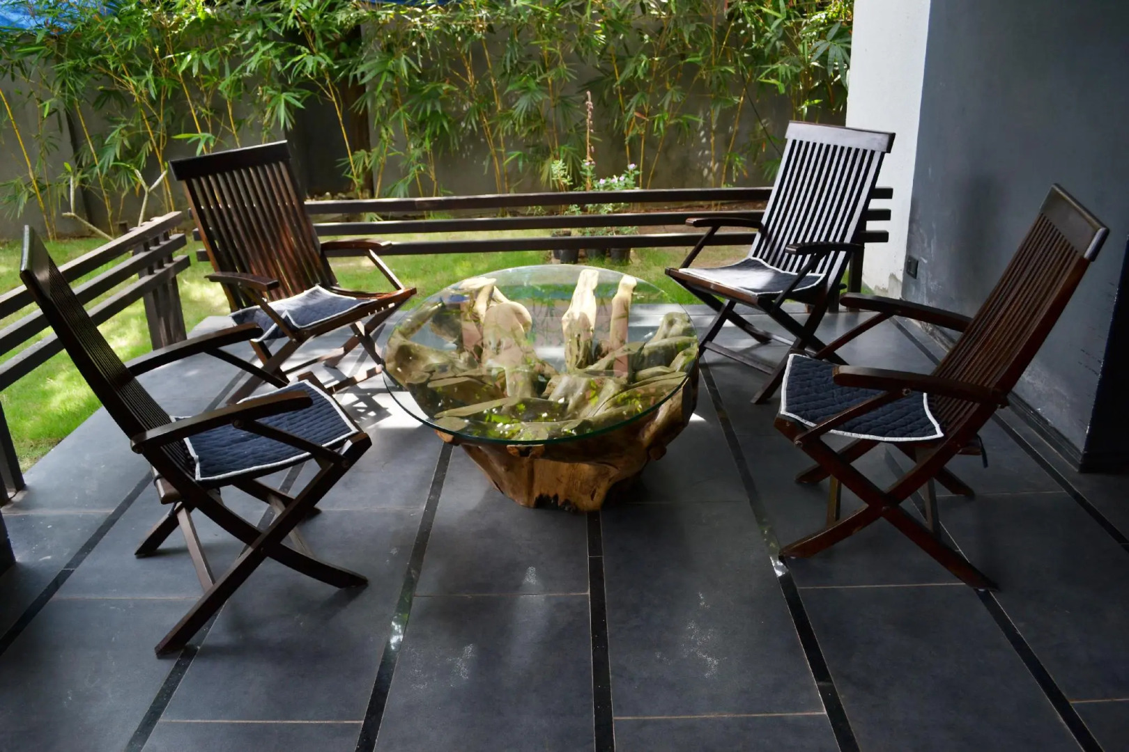 16 Degrees North, Candolim