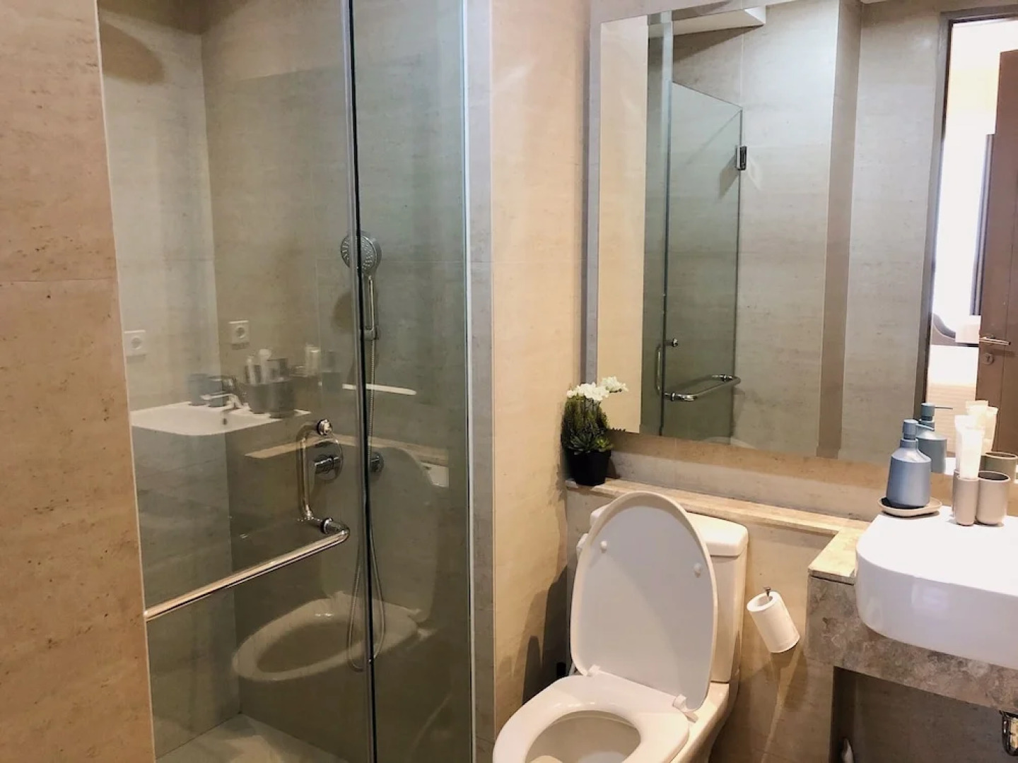 Gold Coast PIK Sea View Apartments by LongeSuites