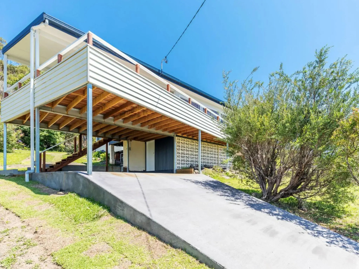 Unwind at Hyams Beach 4pm Check Out Sundays