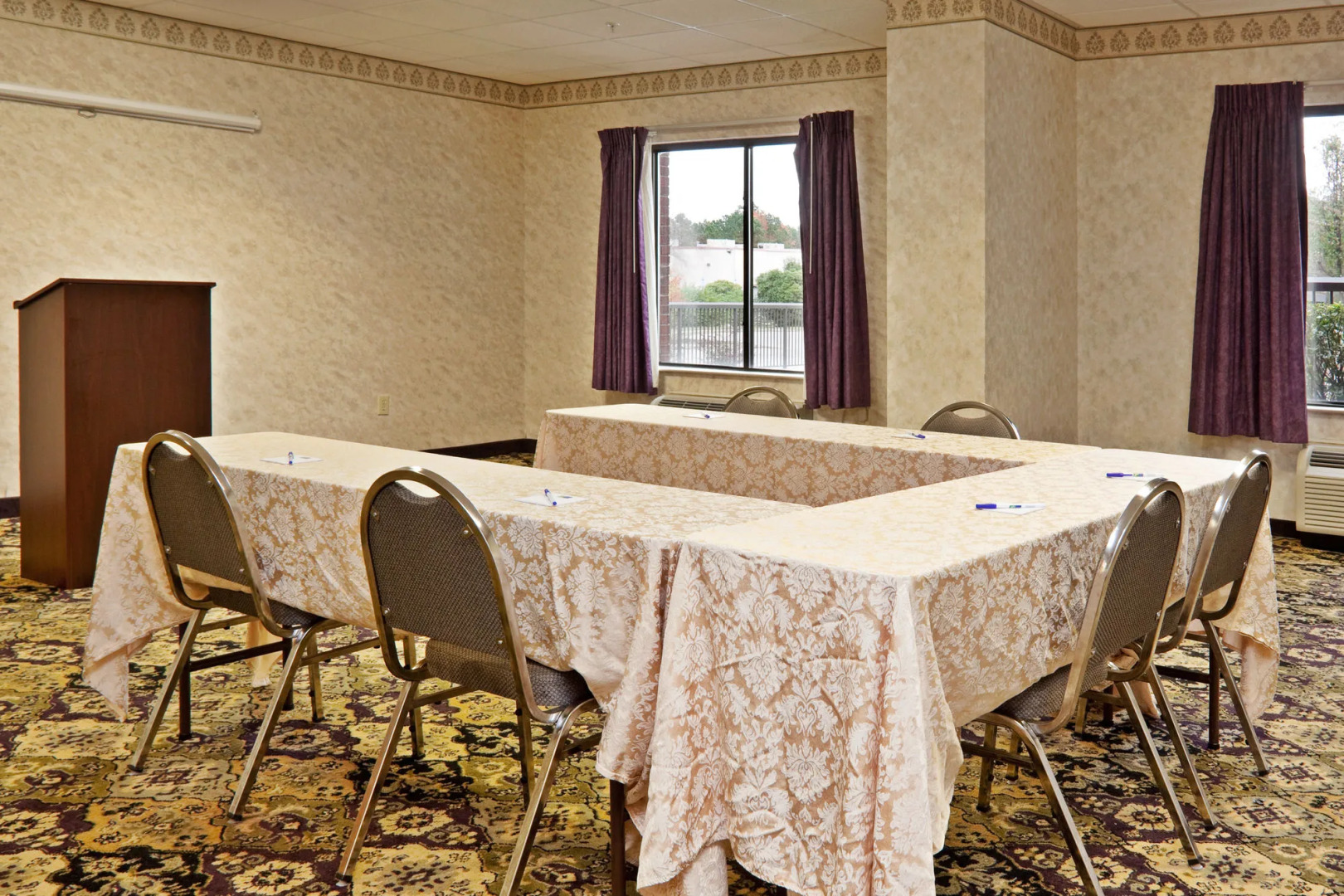 Holiday Inn Express & Suites Wilson-Downtown by IHG